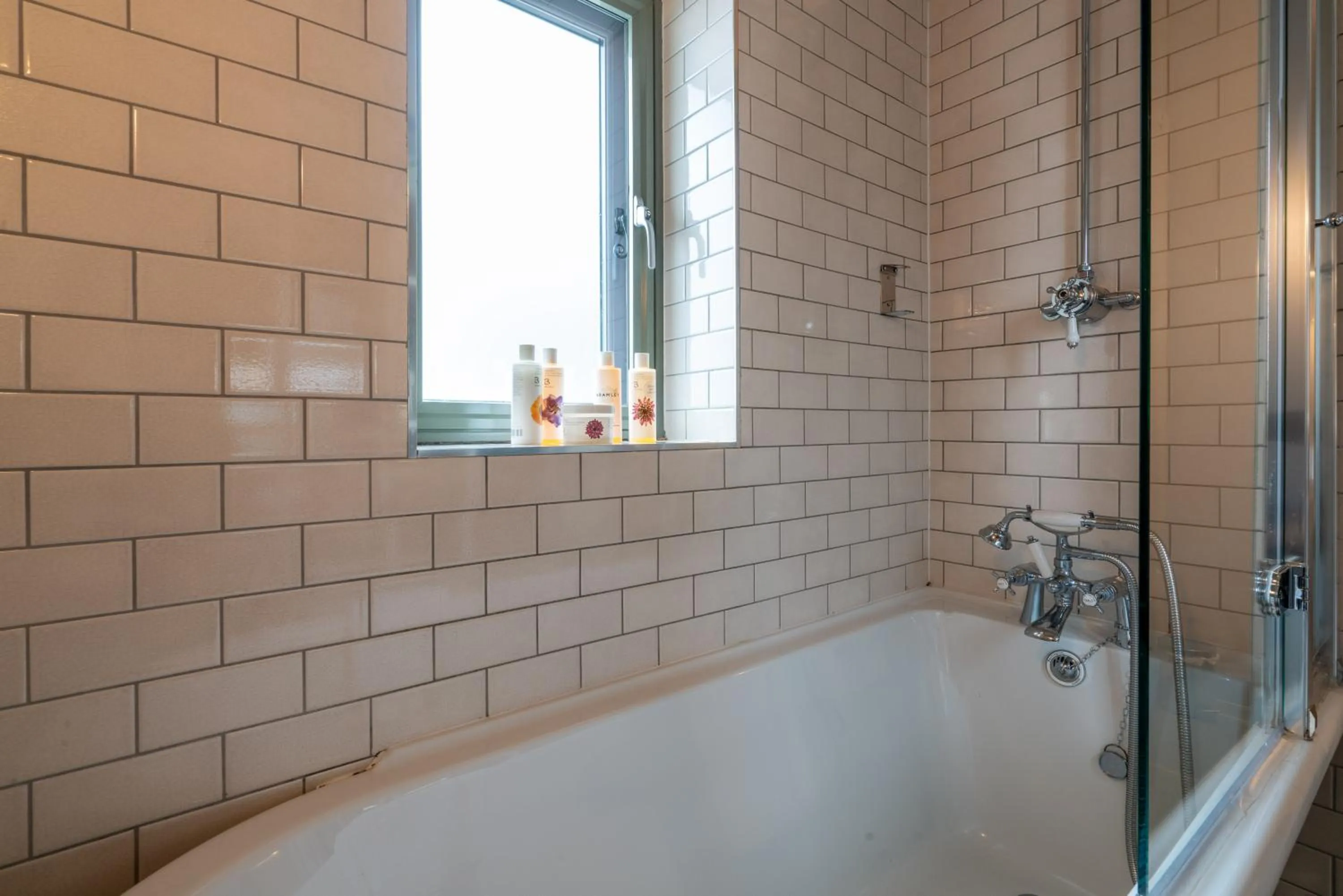 Bathroom in The Welldiggers Arms