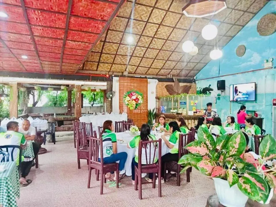 Restaurant/places to eat in Coco Grove Nature Resort