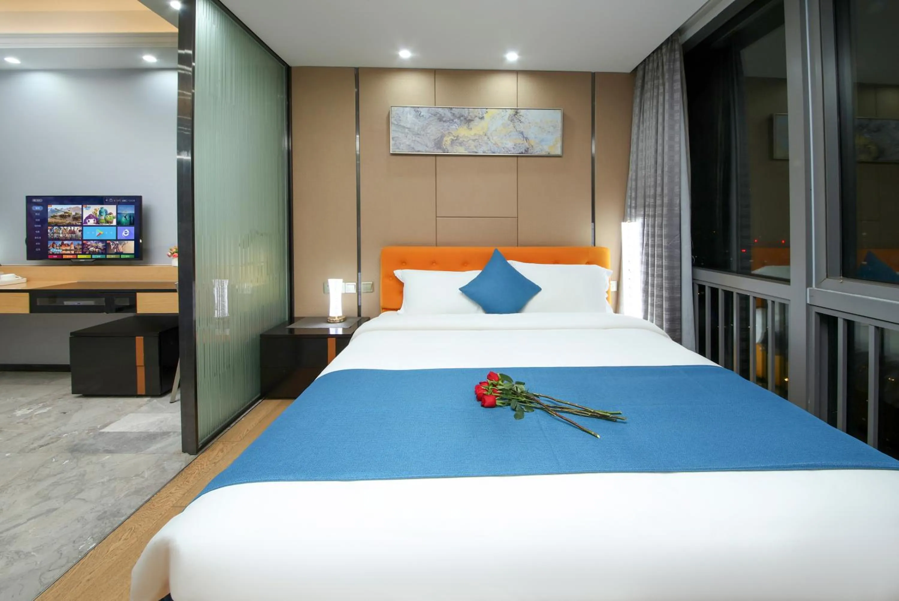 Photo of the whole room, Bed in Pengman Beijing Road A-mall Apartment