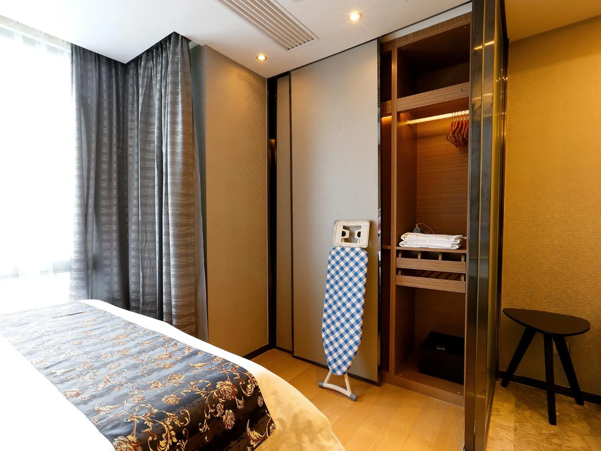 Bedroom, Bed in Pengman Beijing Road A-mall Apartment