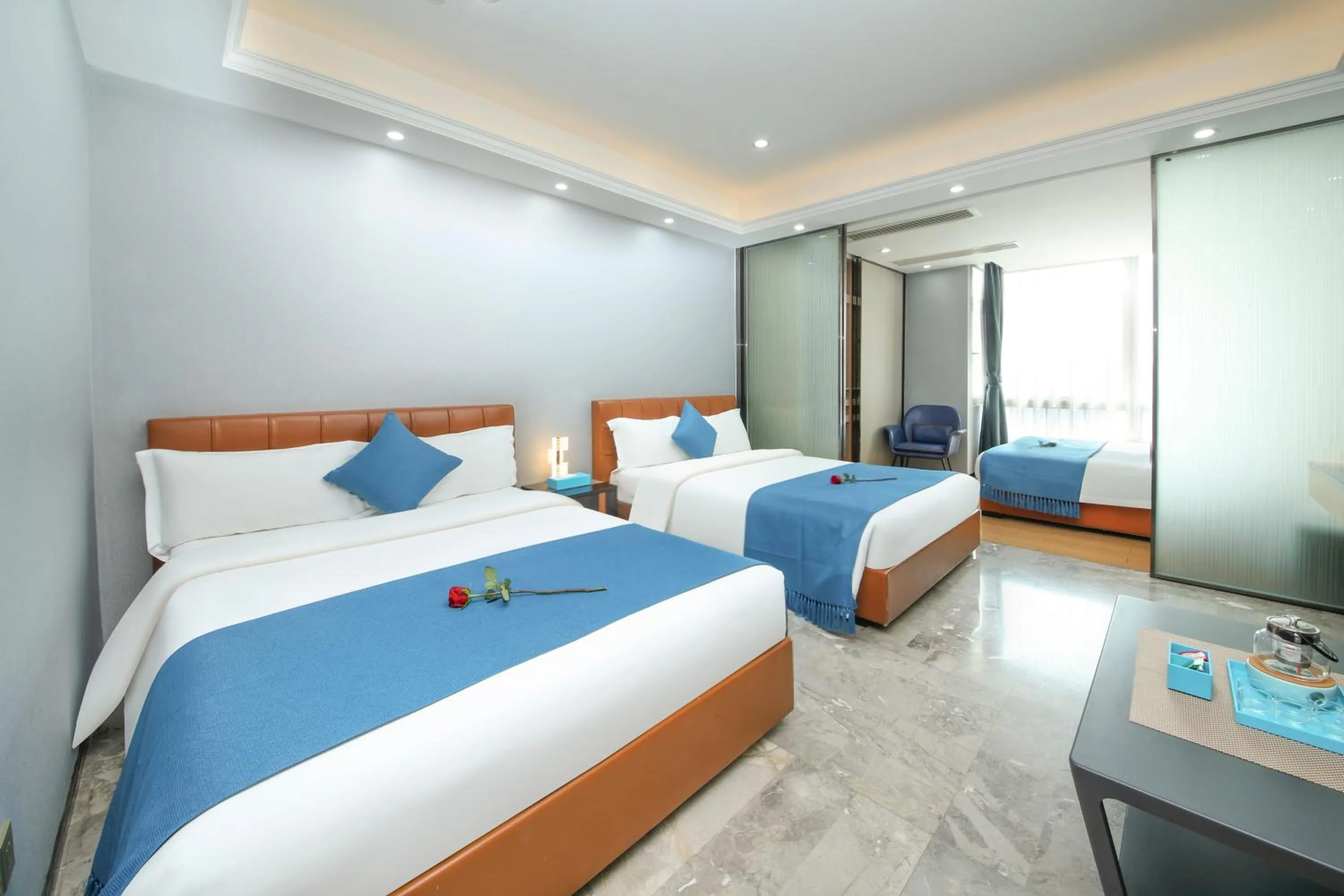 Photo of the whole room, Bed in Pengman Beijing Road A-mall Apartment