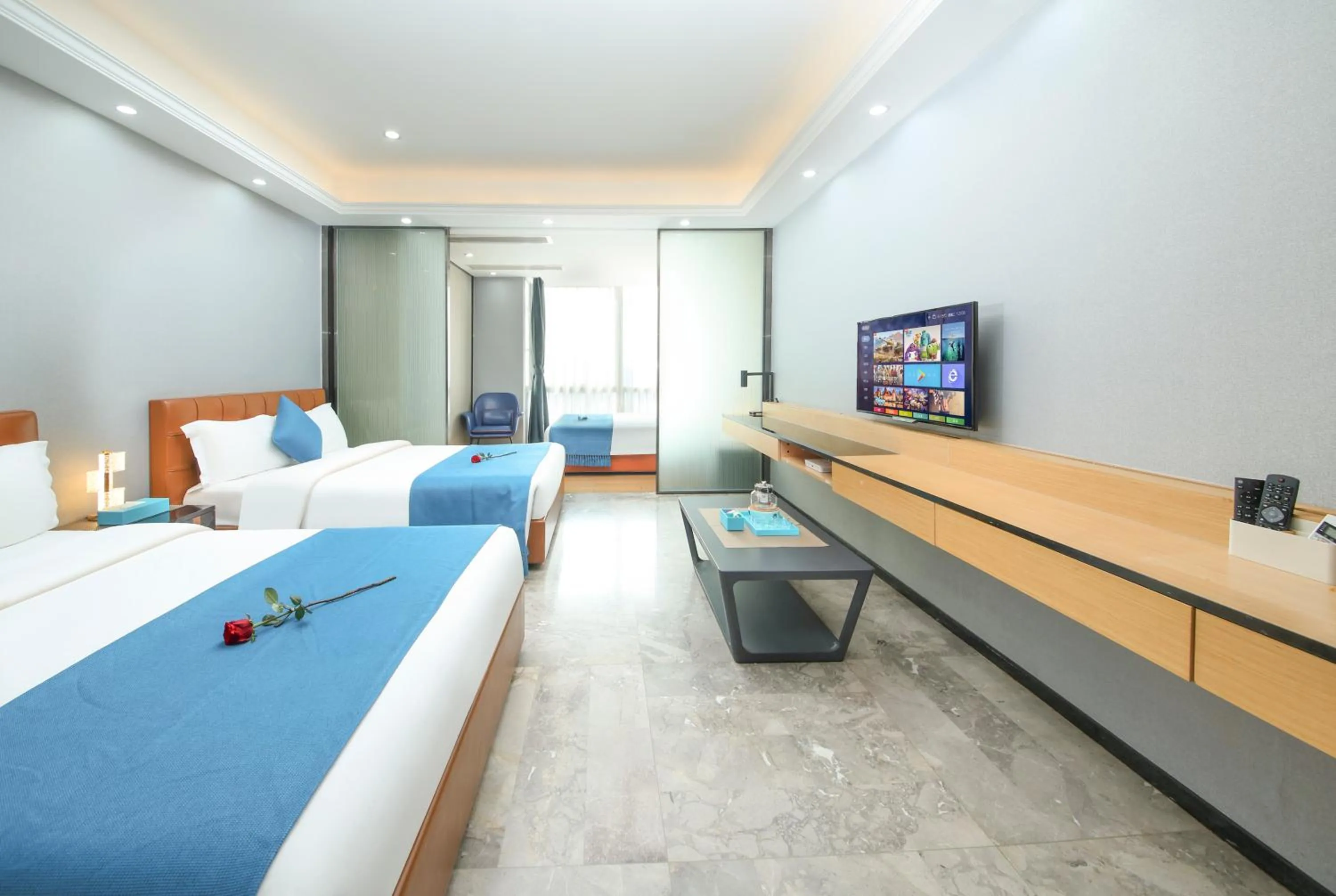 Photo of the whole room, Bed in Pengman Beijing Road A-mall Apartment