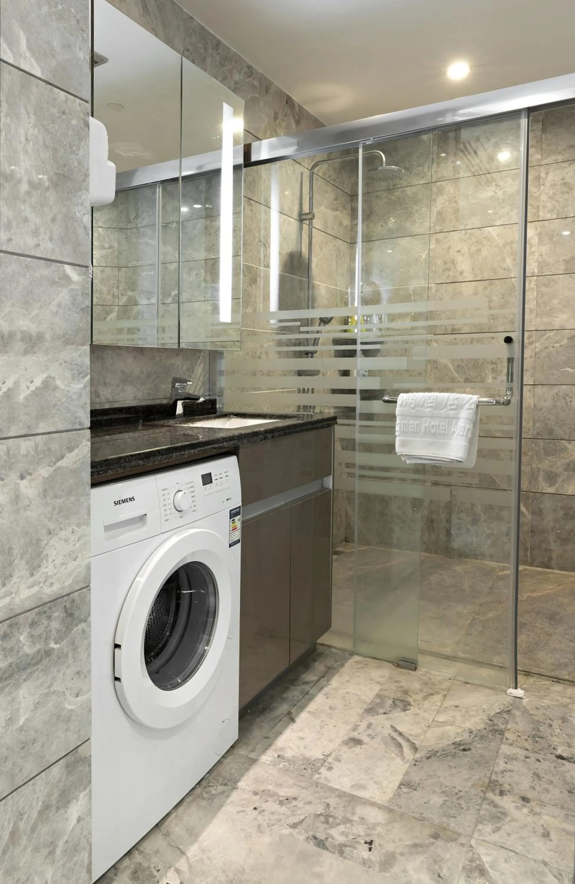 Shower in Pengman Beijing Road A-mall Apartment