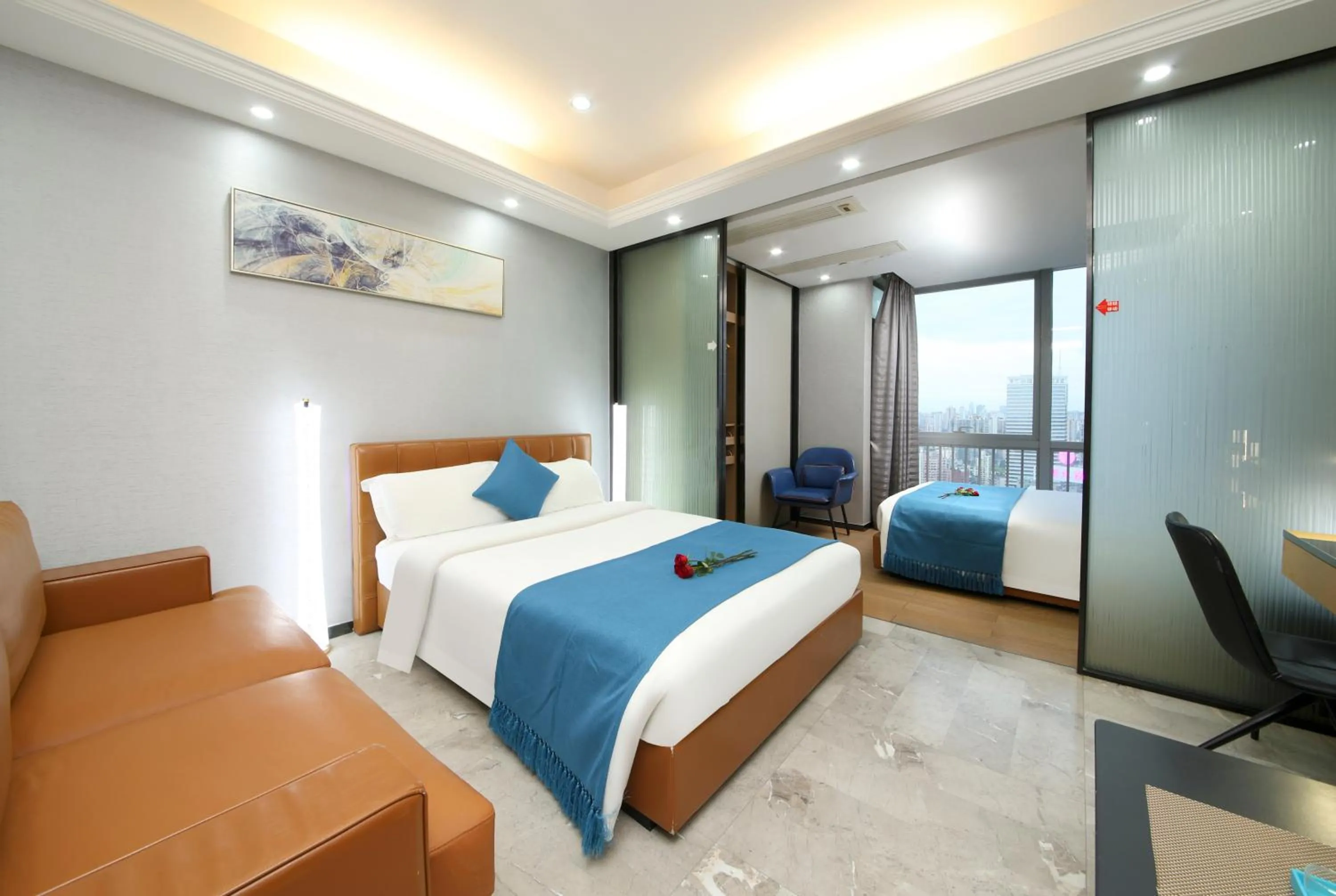 Photo of the whole room, Bed in Pengman Beijing Road A-mall Apartment