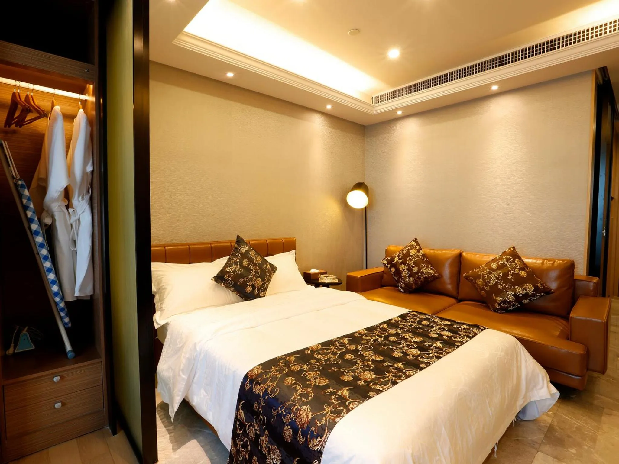 Bedroom, Bed in Pengman Beijing Road A-mall Apartment