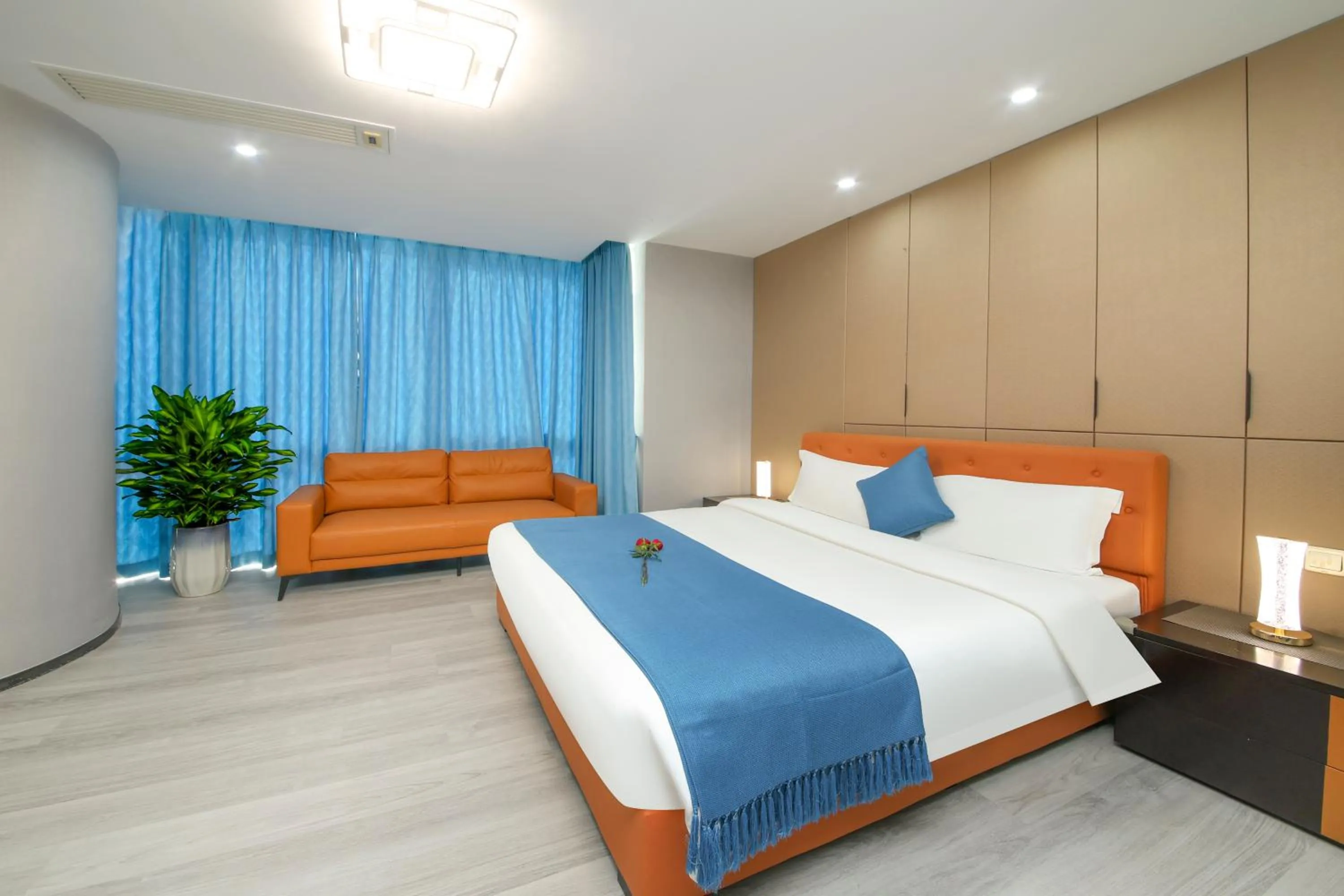 Photo of the whole room, Bed in Pengman Beijing Road A-mall Apartment