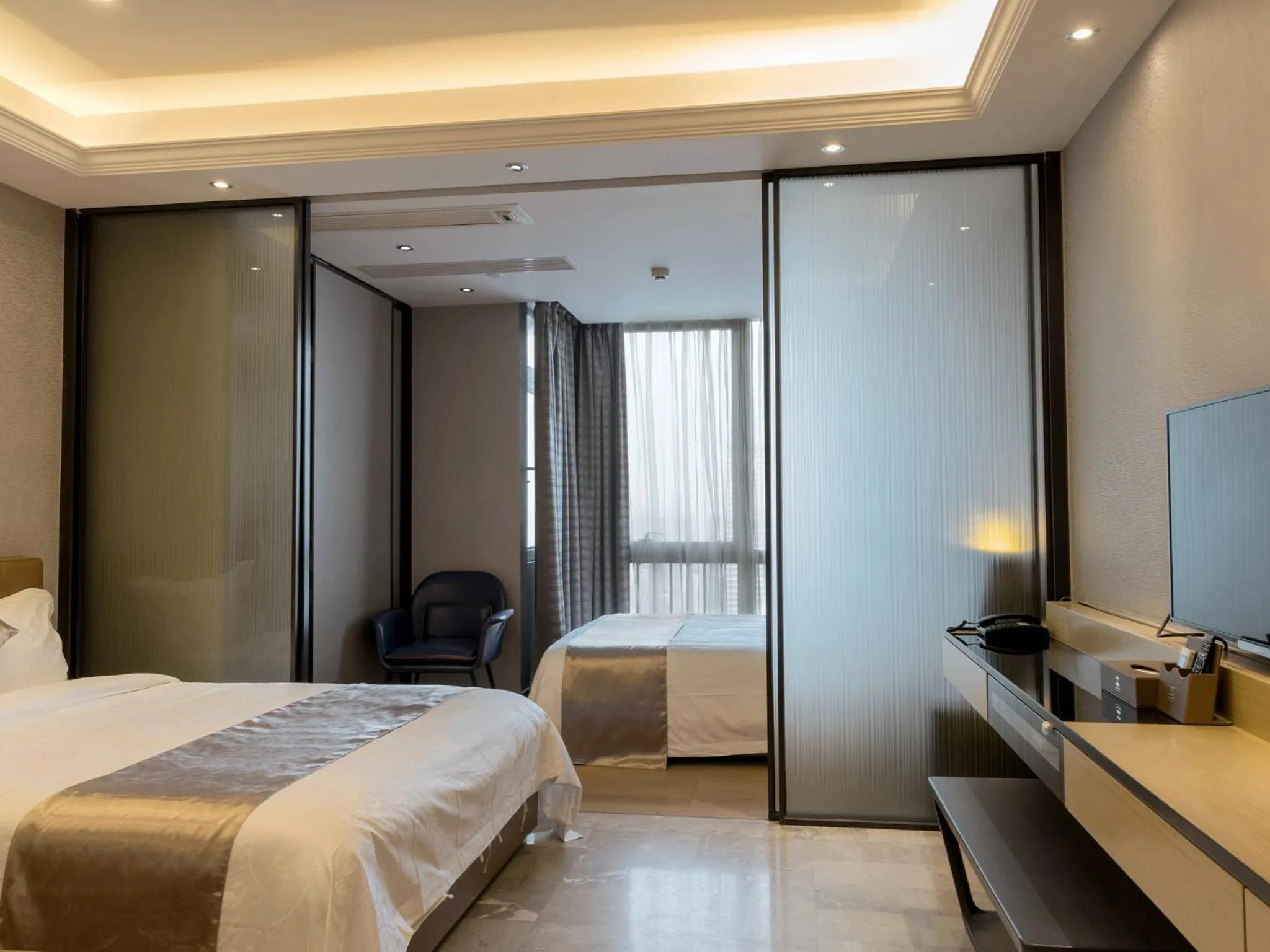 Photo of the whole room, Bed in Pengman Beijing Road A-mall Apartment