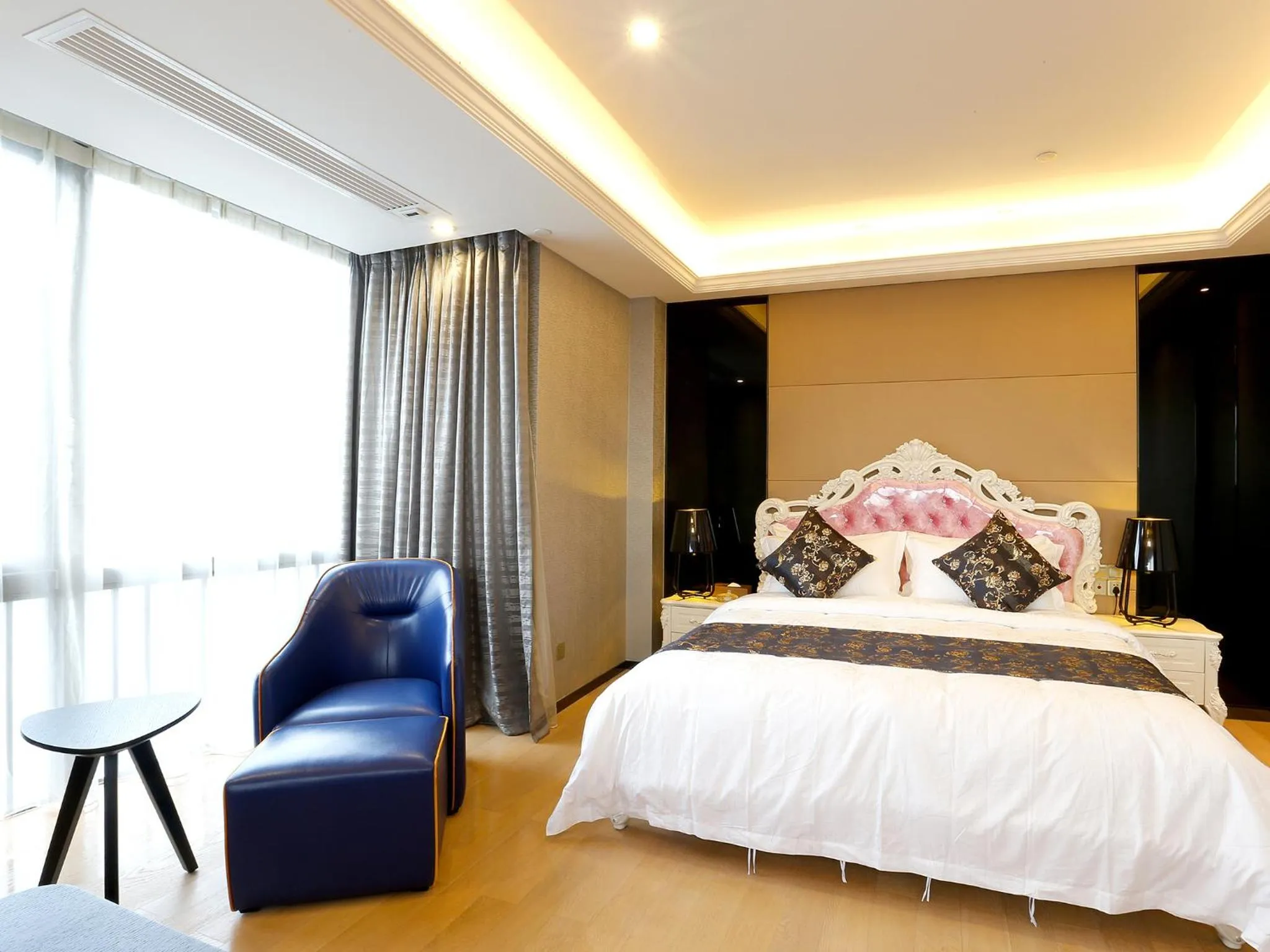 Bedroom, Bed in Pengman Beijing Road A-mall Apartment