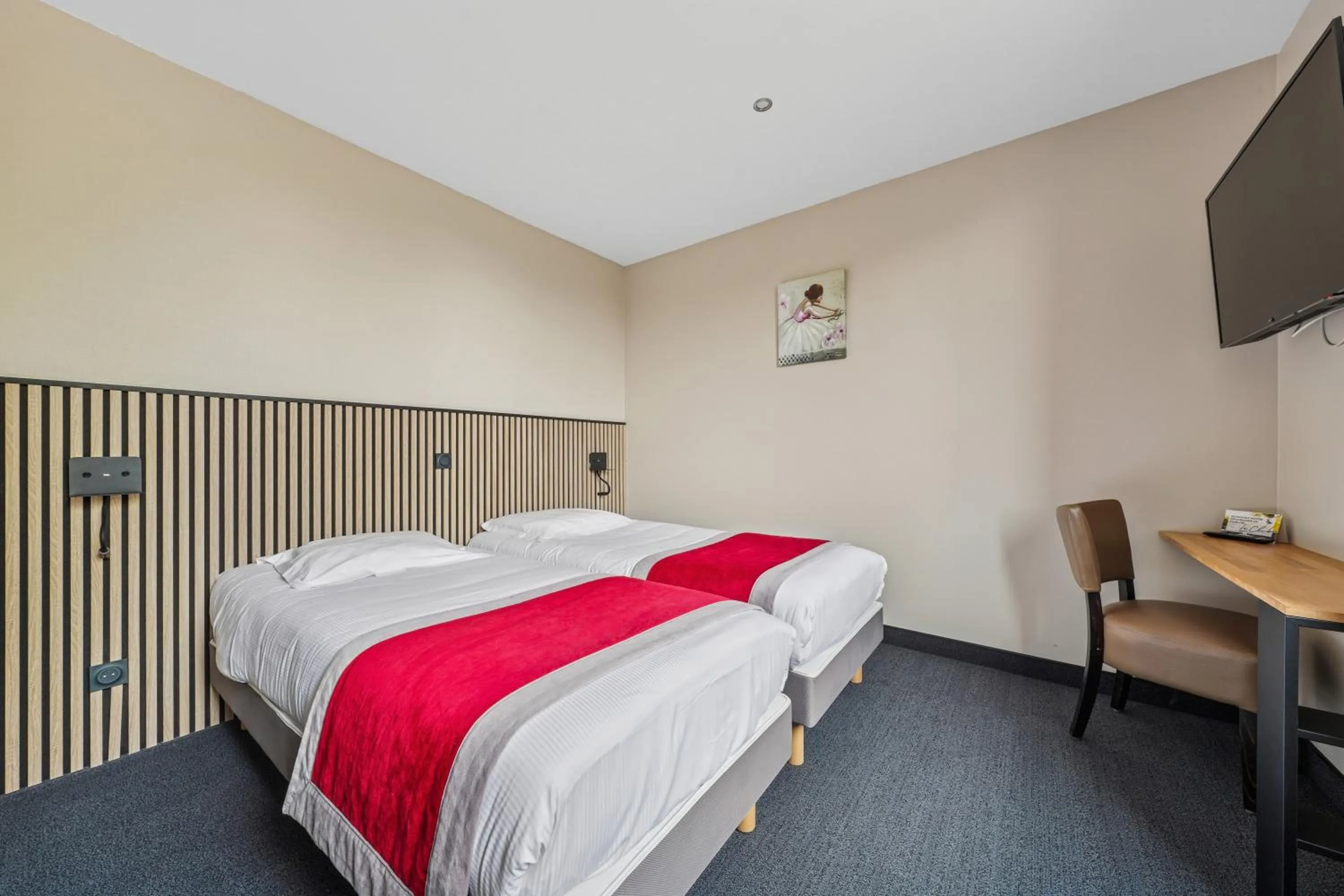 Bed in Hôtel Restaurant AKENA Camiers-Le Touquet - 2 étoiles