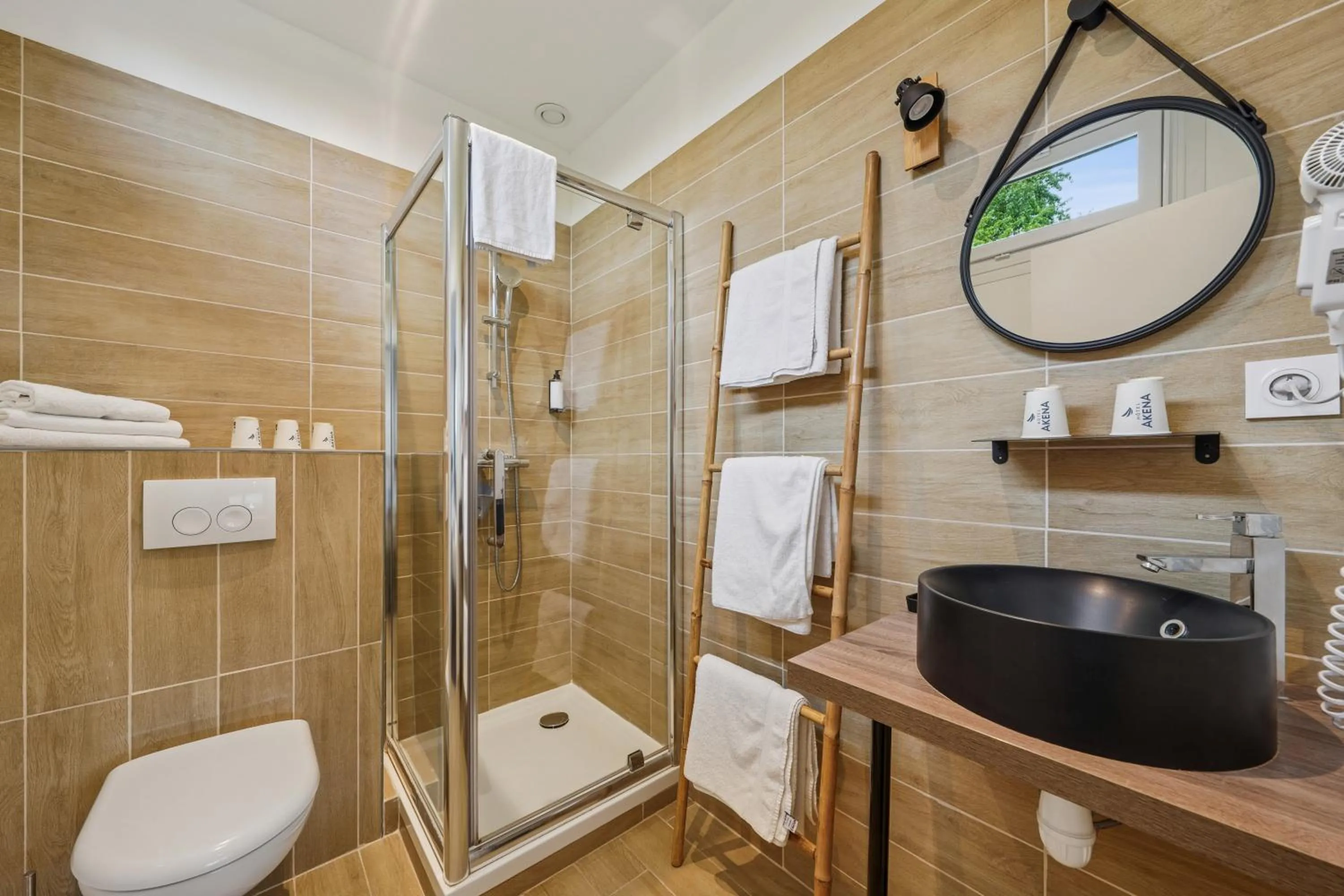 Shower in Hôtel Restaurant AKENA Camiers-Le Touquet - 2 étoiles