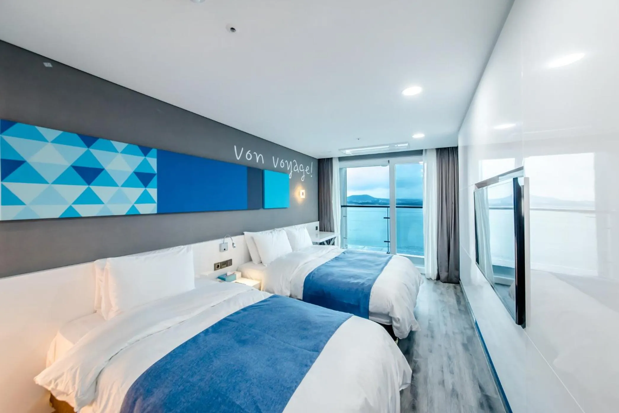 Photo of the whole room, Bed in Co-op City Hotel Seongsan