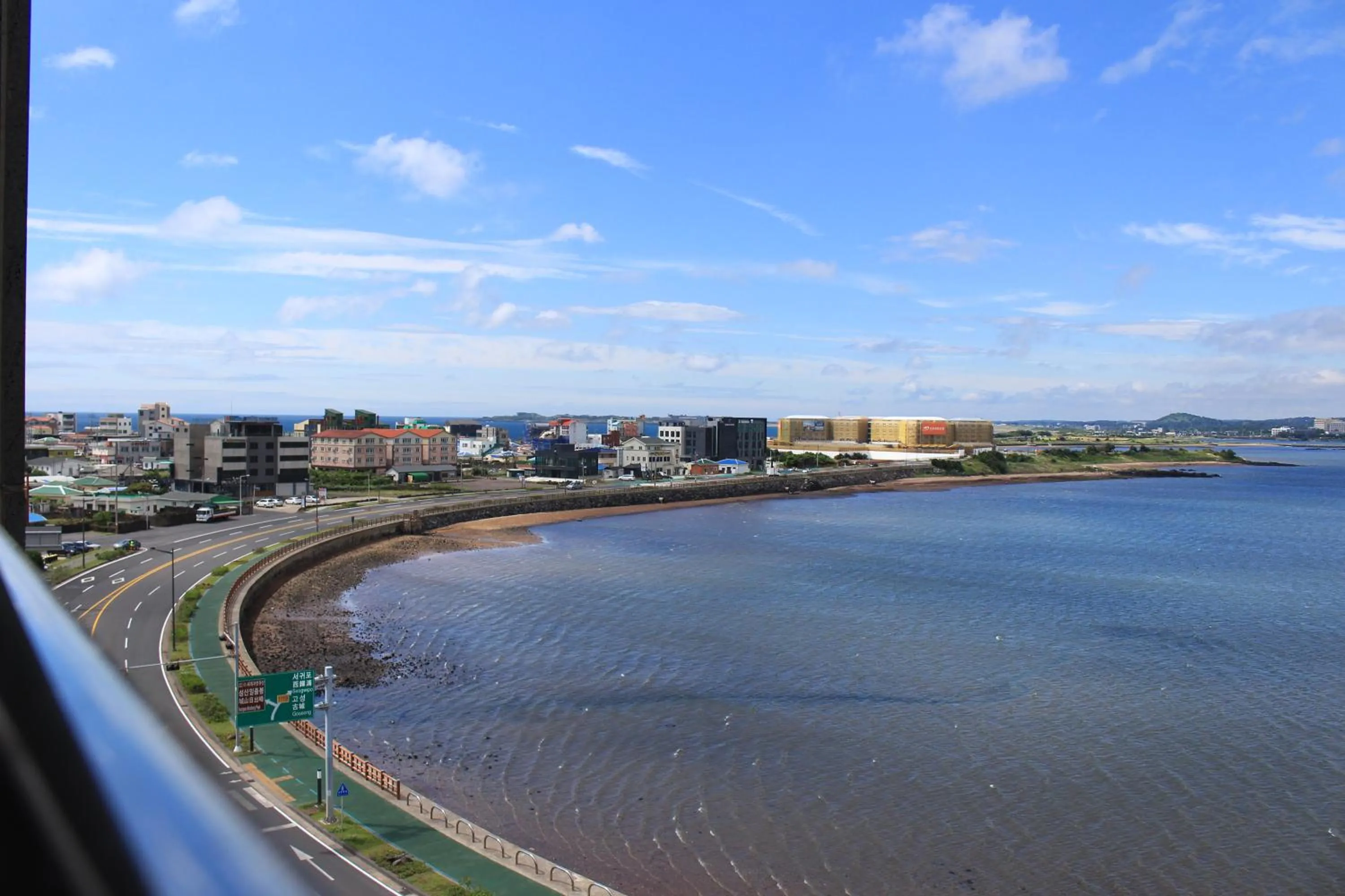 Beach in Co-op City Hotel Seongsan