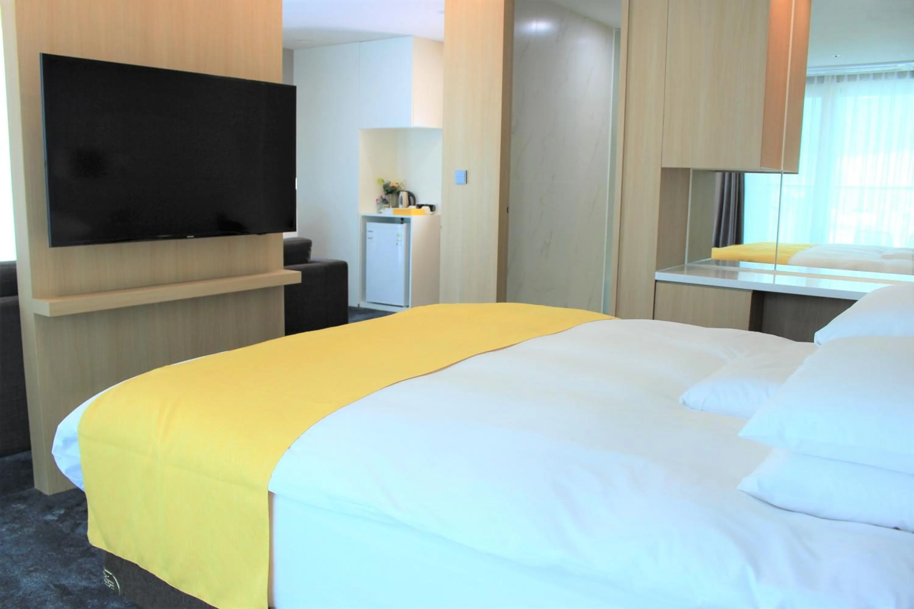 Bedroom, Bed in Co-op City Hotel Seongsan