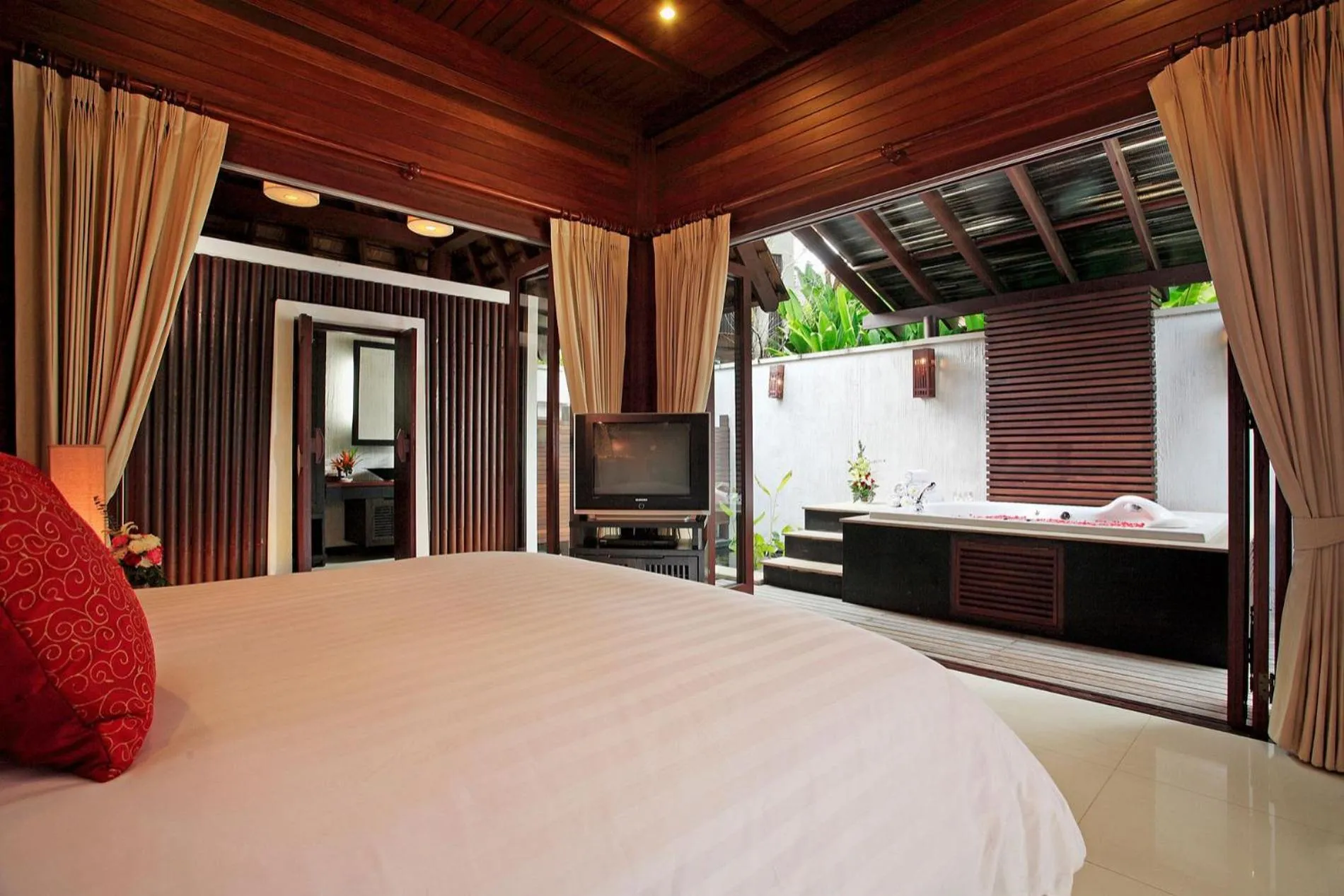 Bedroom, Bed in Bhundhari Resort & Villas Samui