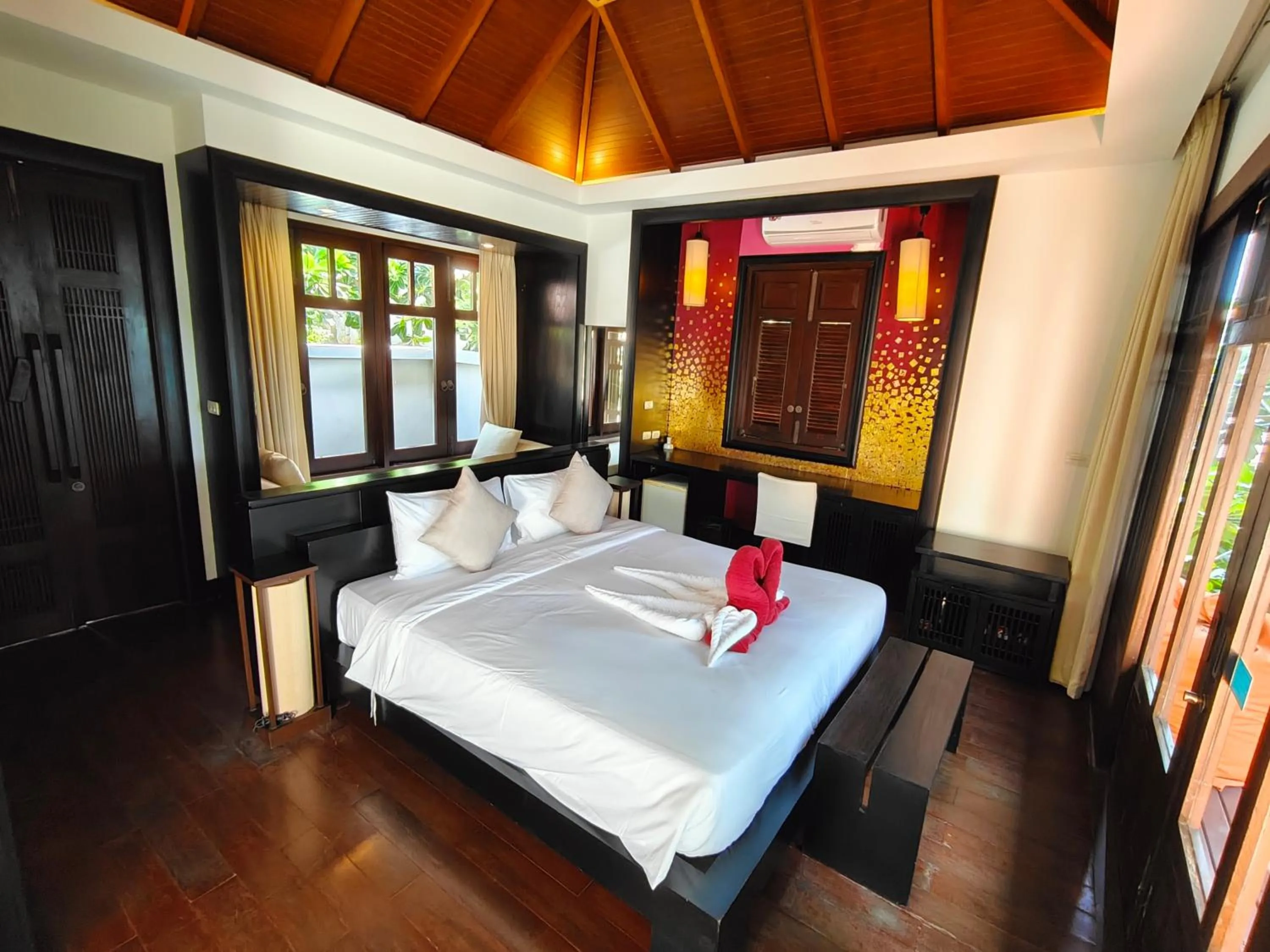 Bed in Bhundhari Resort & Villas Samui