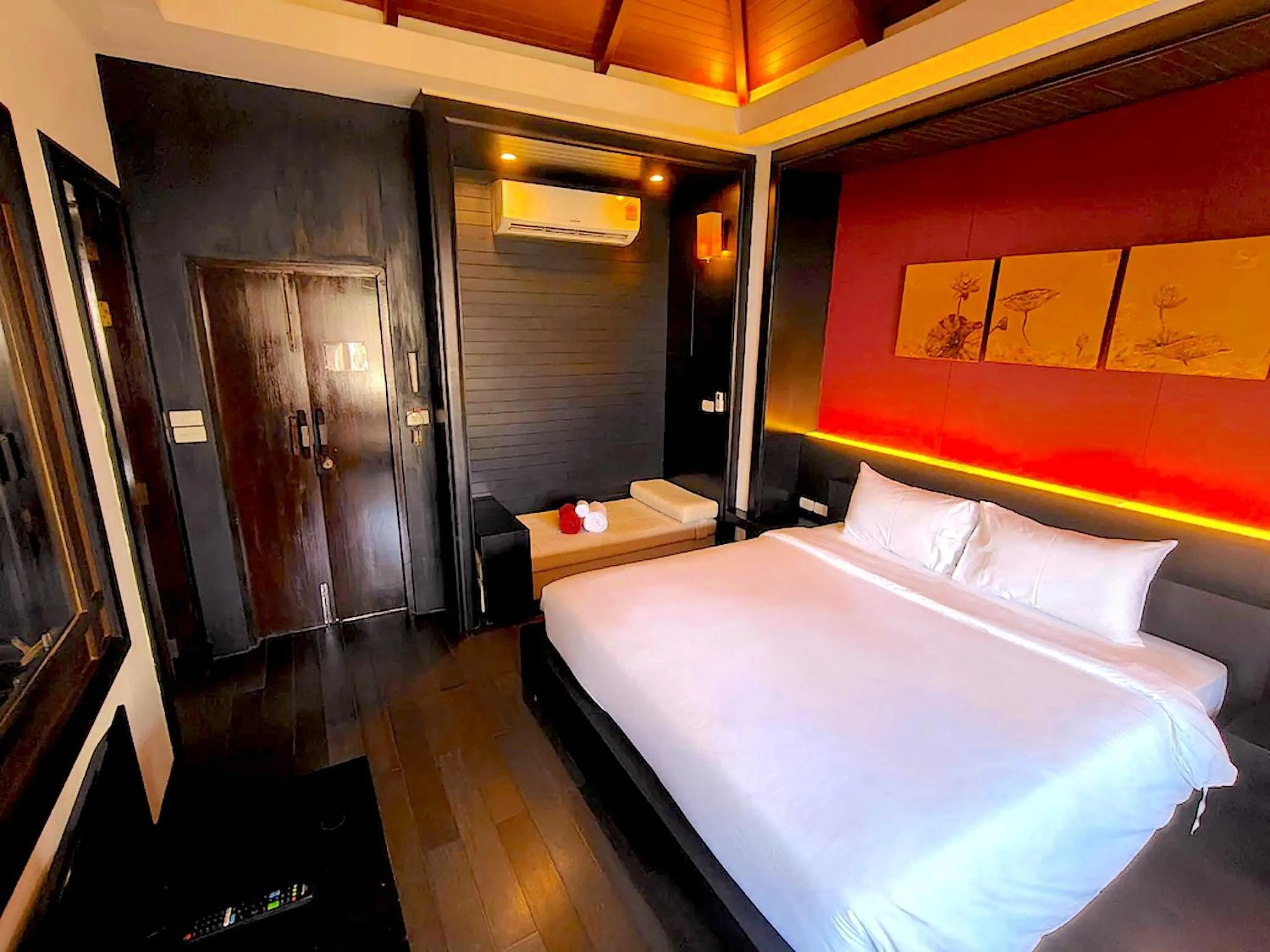 Bedroom, Bed in Bhundhari Resort & Villas Samui