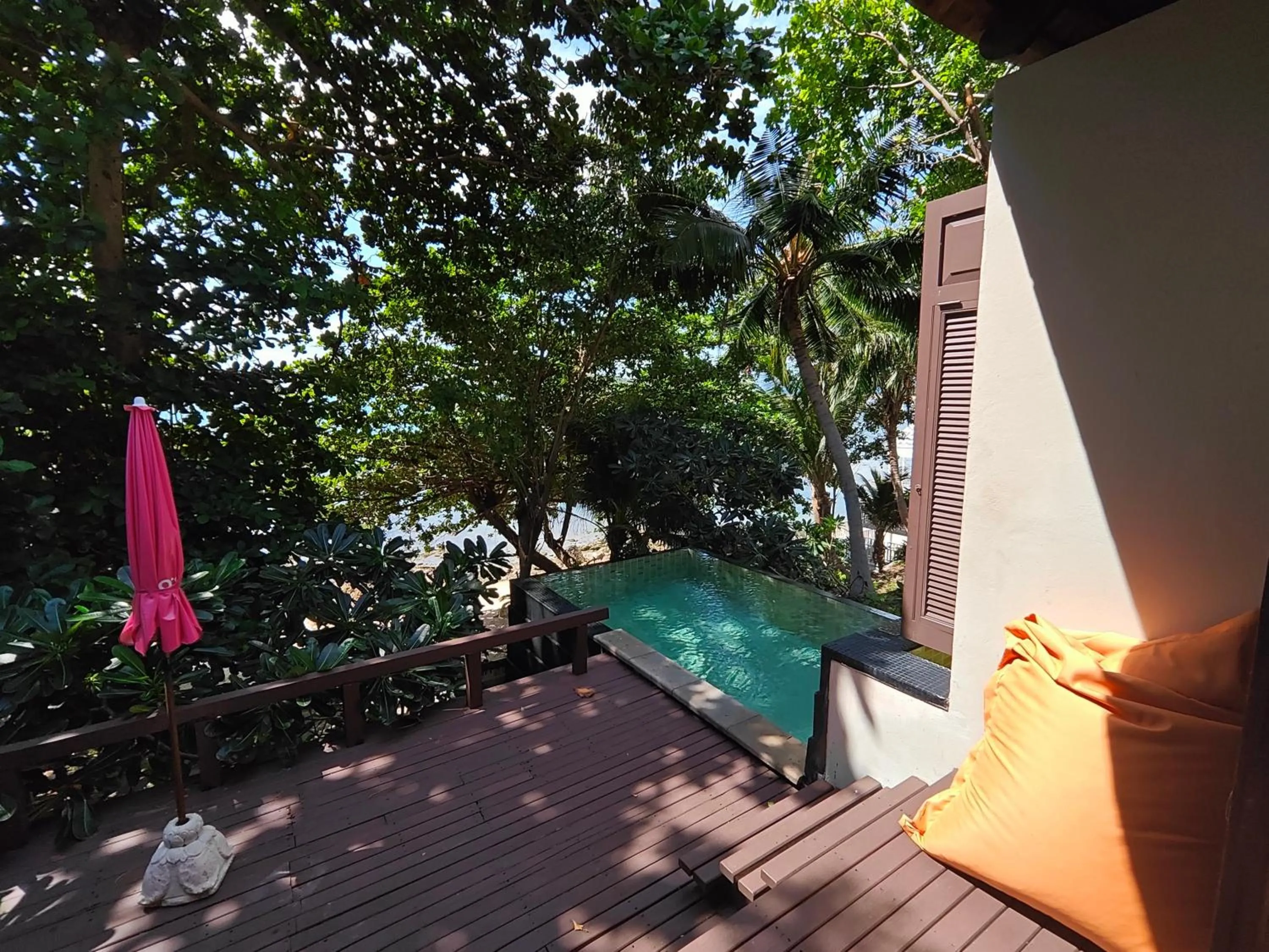 Swimming pool in Bhundhari Resort & Villas Samui