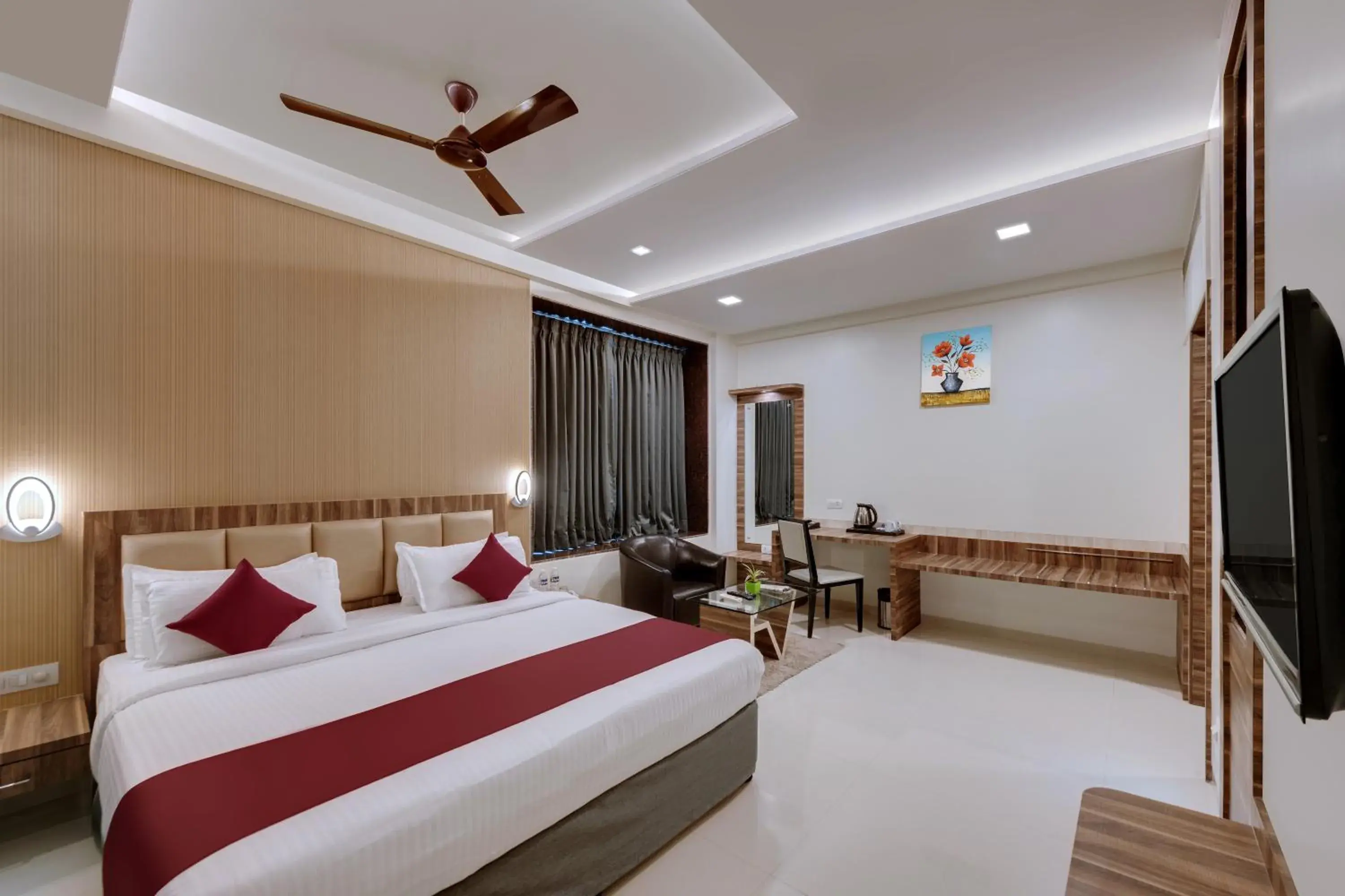 Deluxe Room in Click Hotel Sagar Plaza Chakan, Pune Deluxe Room in Click Hotel Sagar Plaza Chakan, Pune