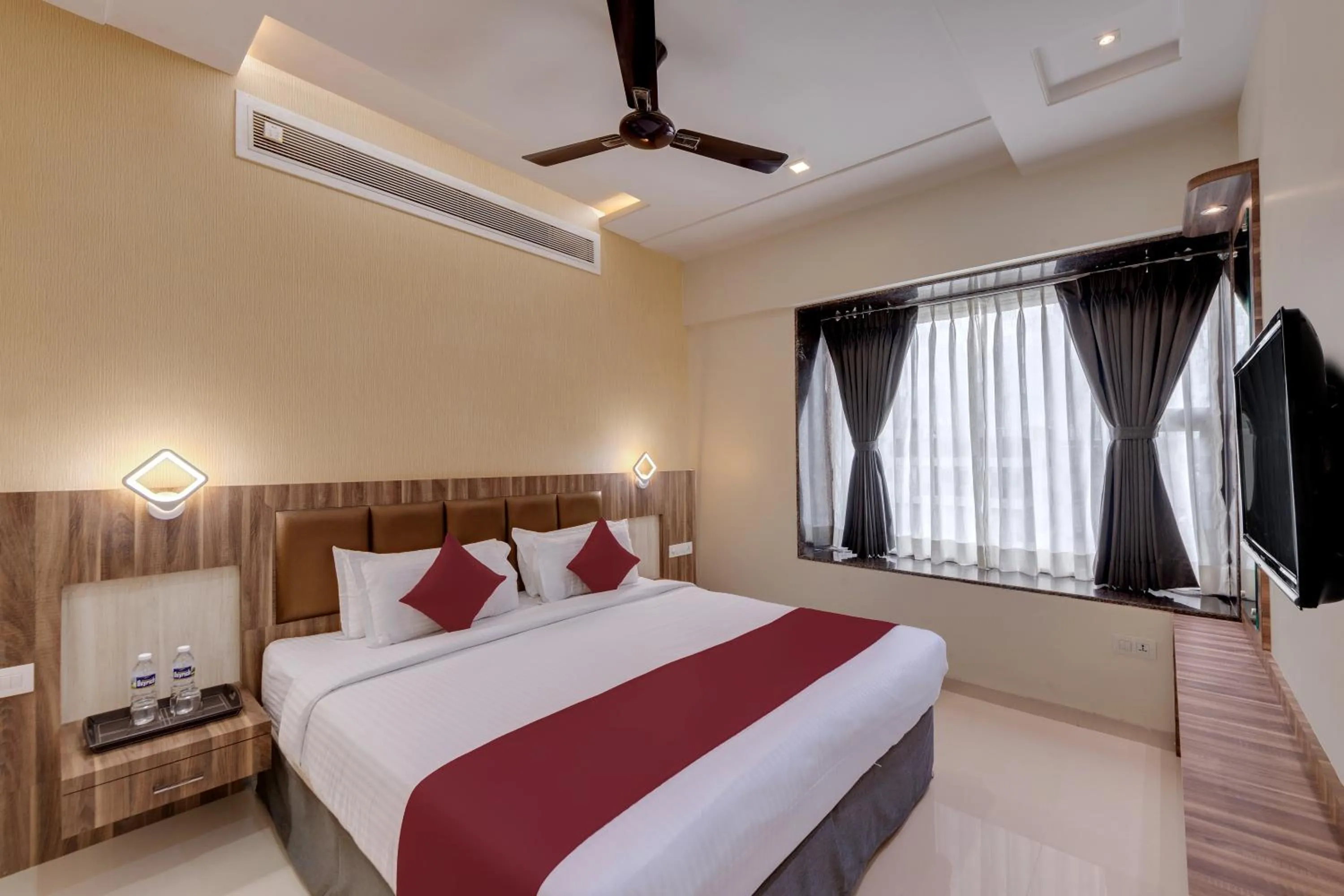 Bed in Click Hotel Sagar Plaza Chakan, Pune