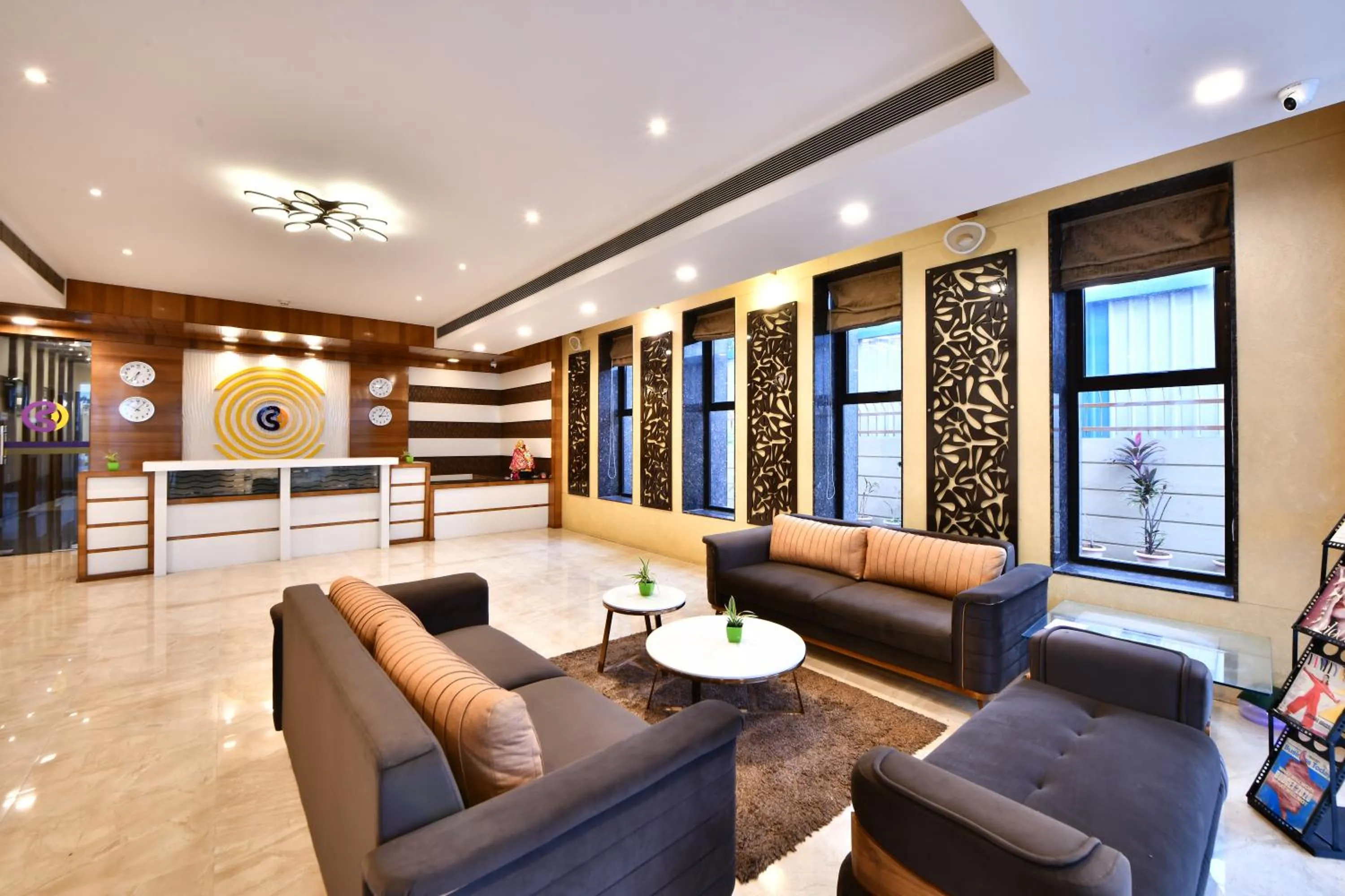 Lobby or reception in Click Hotel Sagar Plaza Chakan, Pune