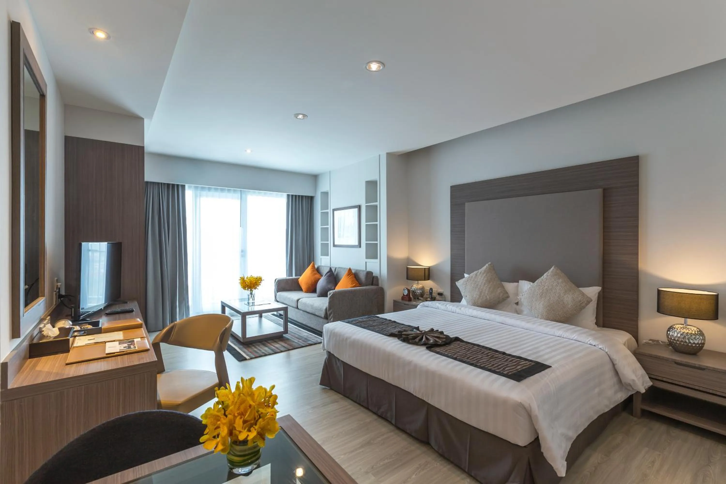 TV and multimedia, Bed in Kantary Hotel Korat