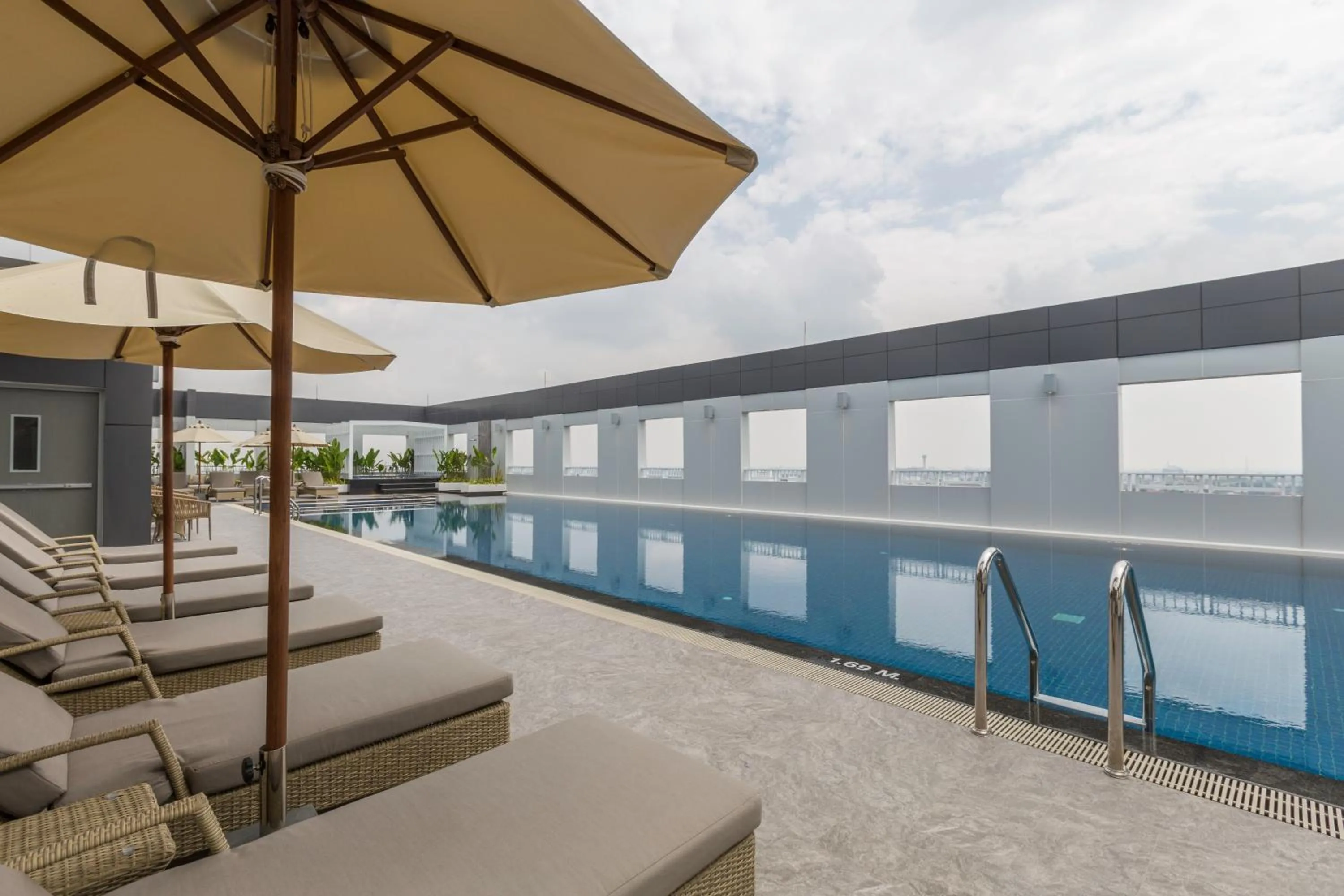 Swimming pool in Kantary Hotel Korat