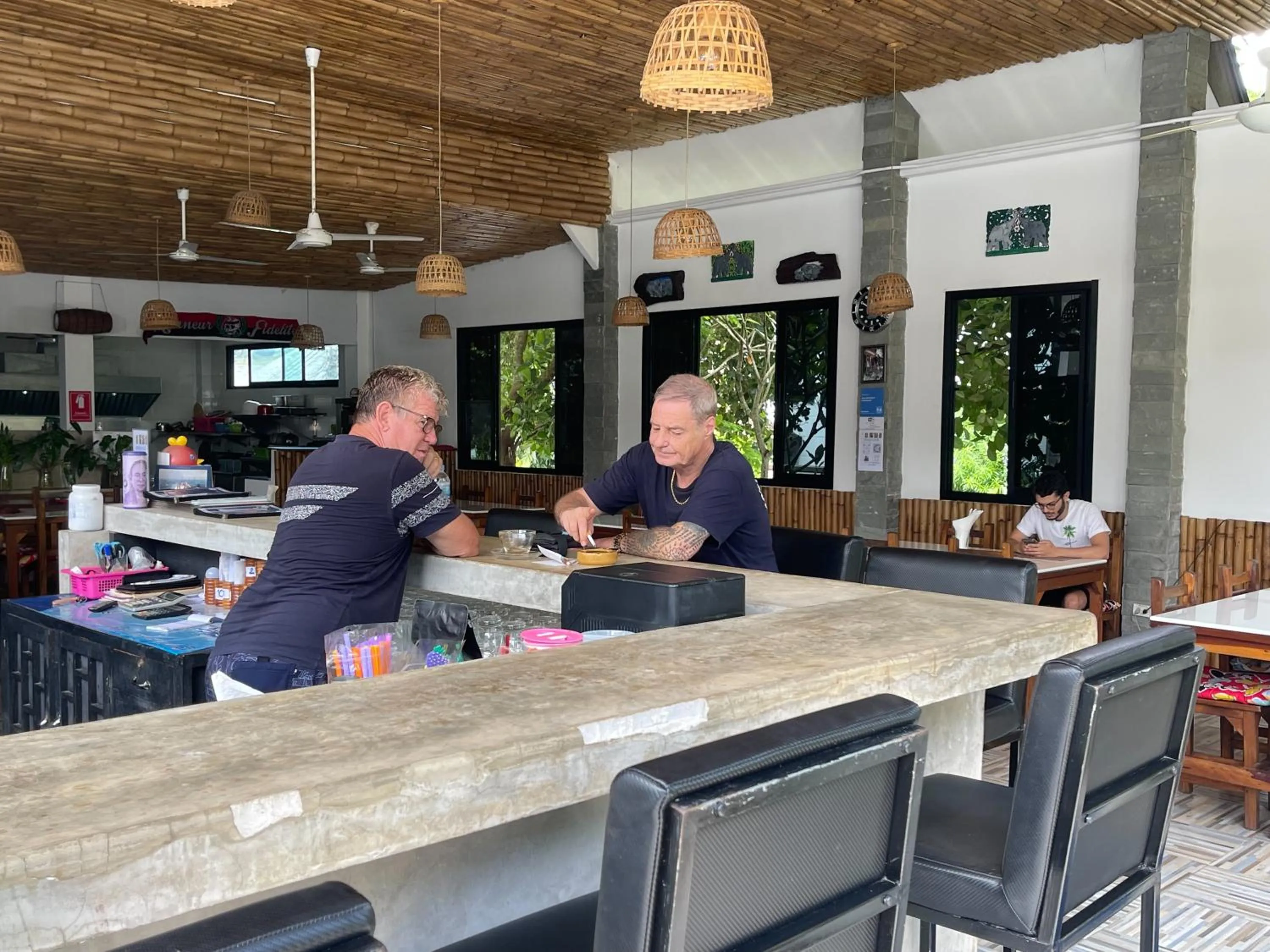 Restaurant/places to eat in Lotus Bleu Resort & Restaurant