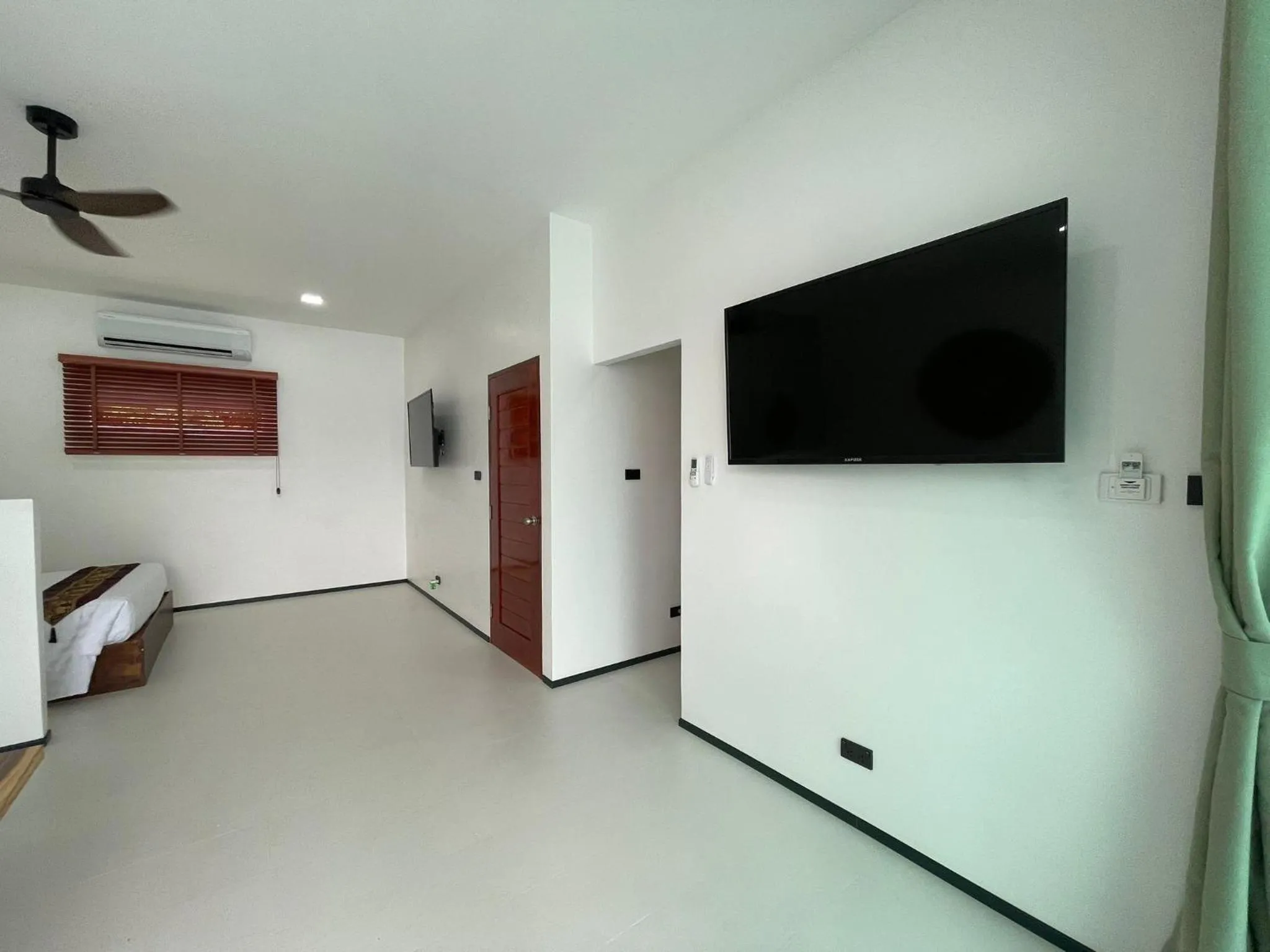 TV and multimedia, Bed in Lotus Bleu Resort & Restaurant