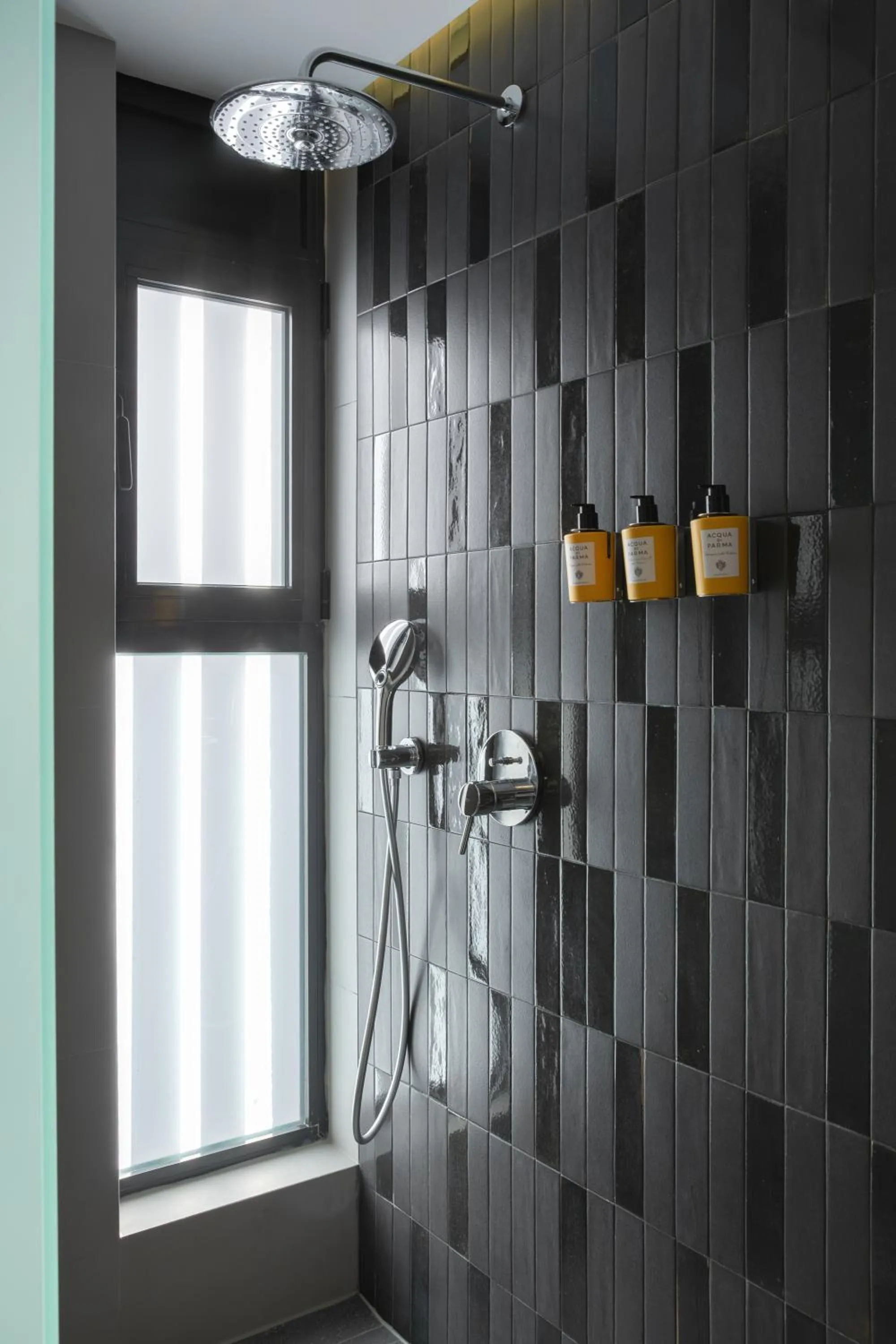 Shower in Apeiro City Avant-garde Hotel