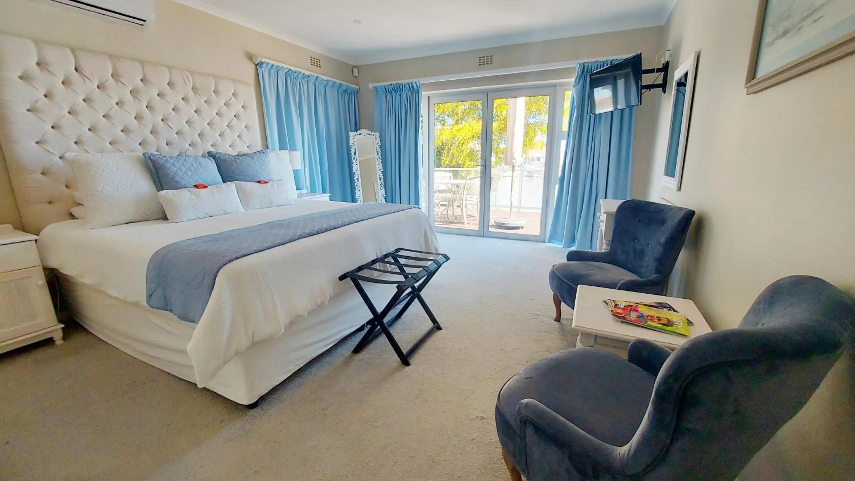 Bed in Russells on the Port