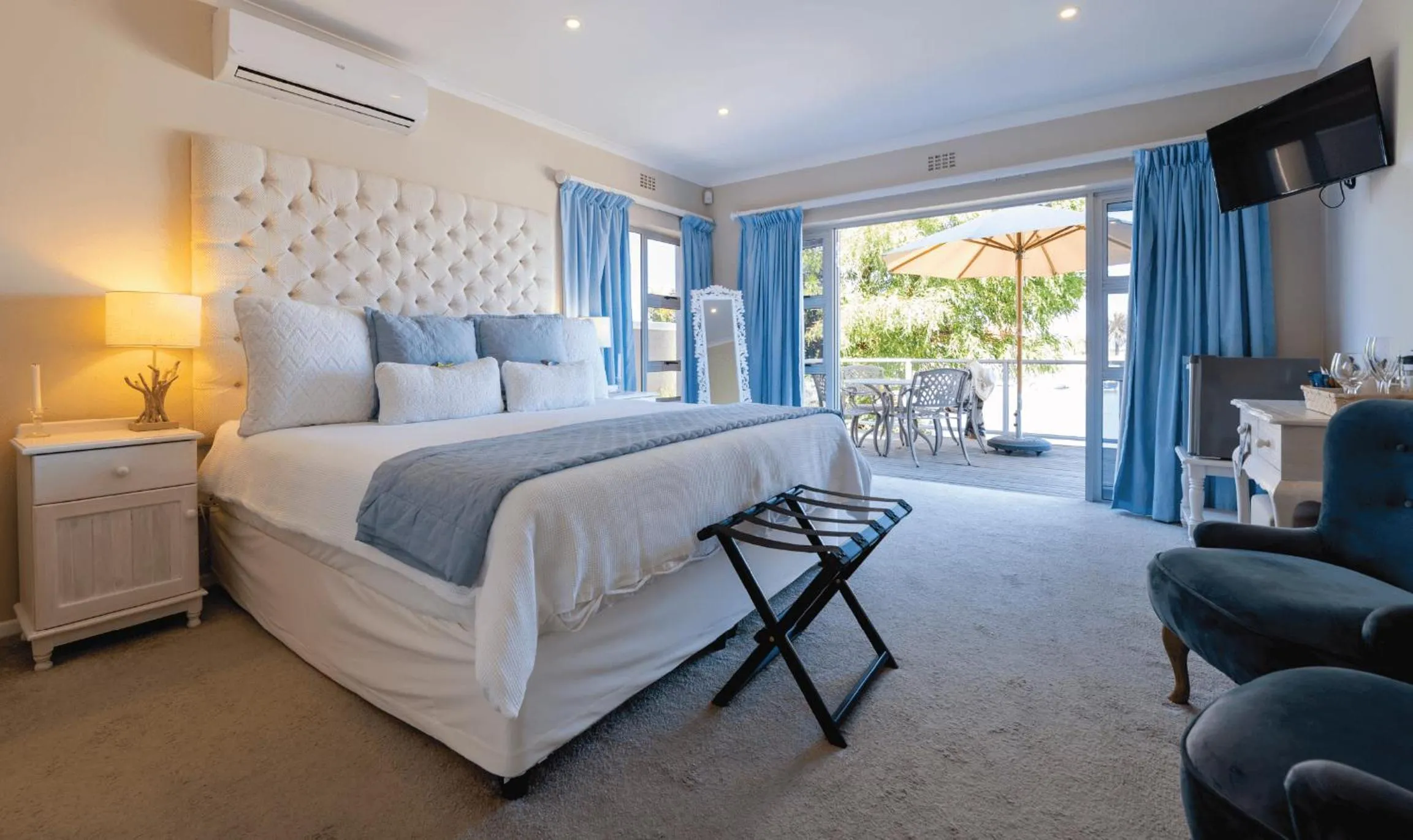 Bed in Russells on the Port