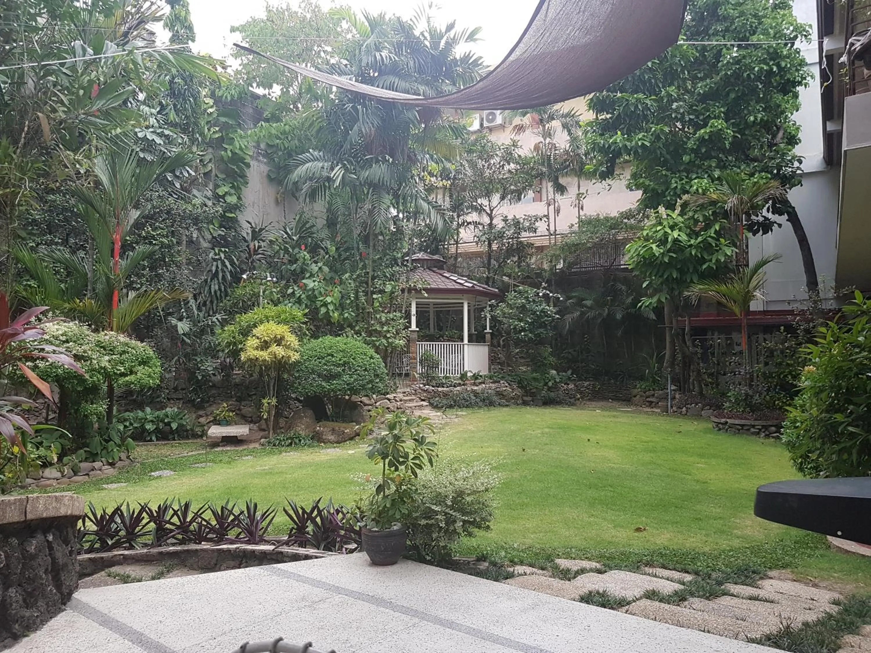 BBQ facilities in New Manila Suites