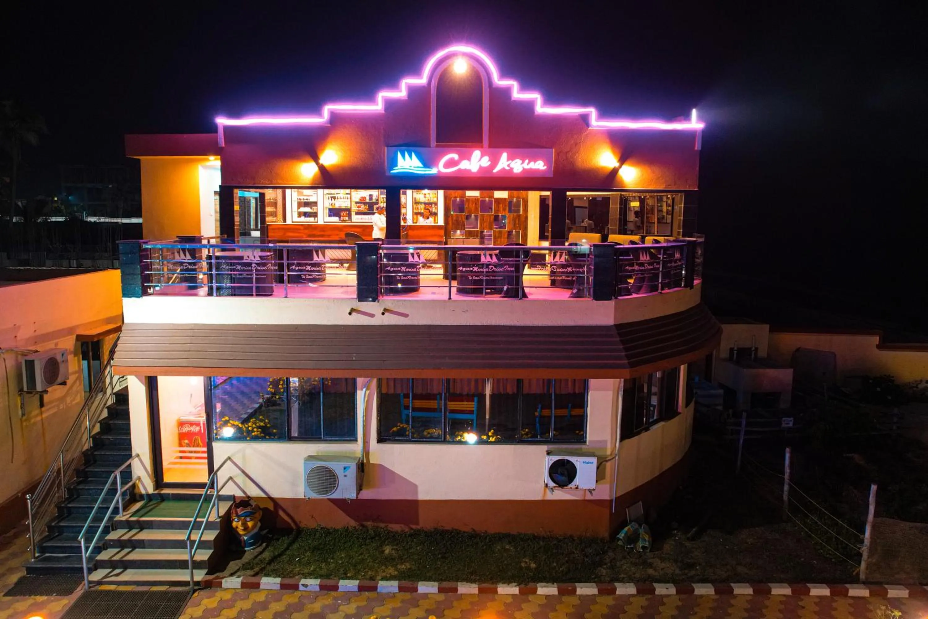 Night in Aqua Marina Drive Inn