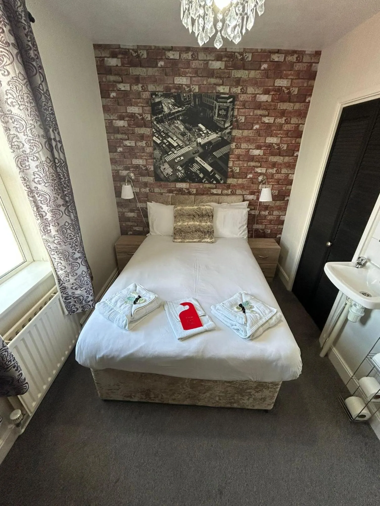 Bedroom, Bed in The Lyndhurst Guest House