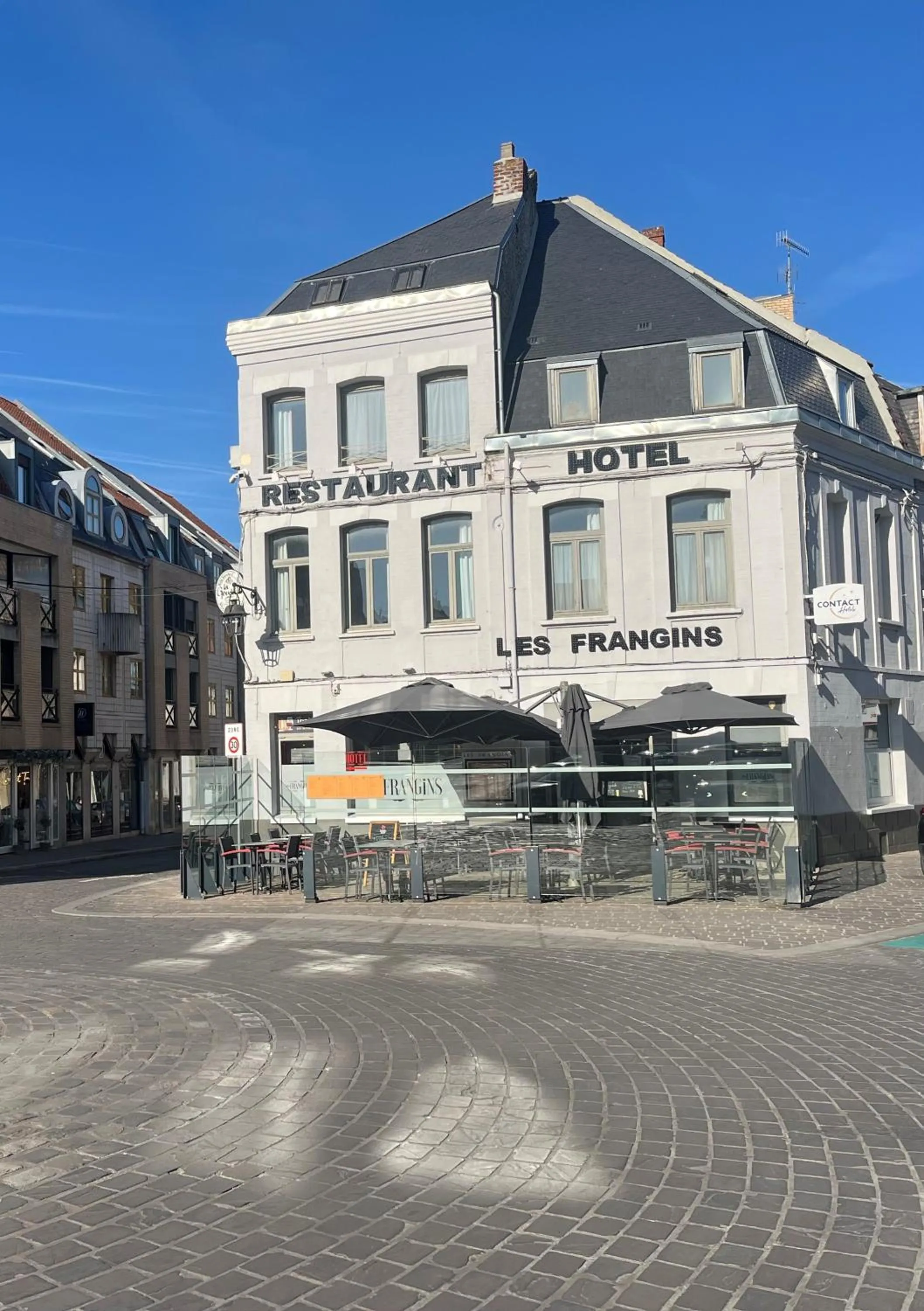 Property building in Hôtel Les Frangins