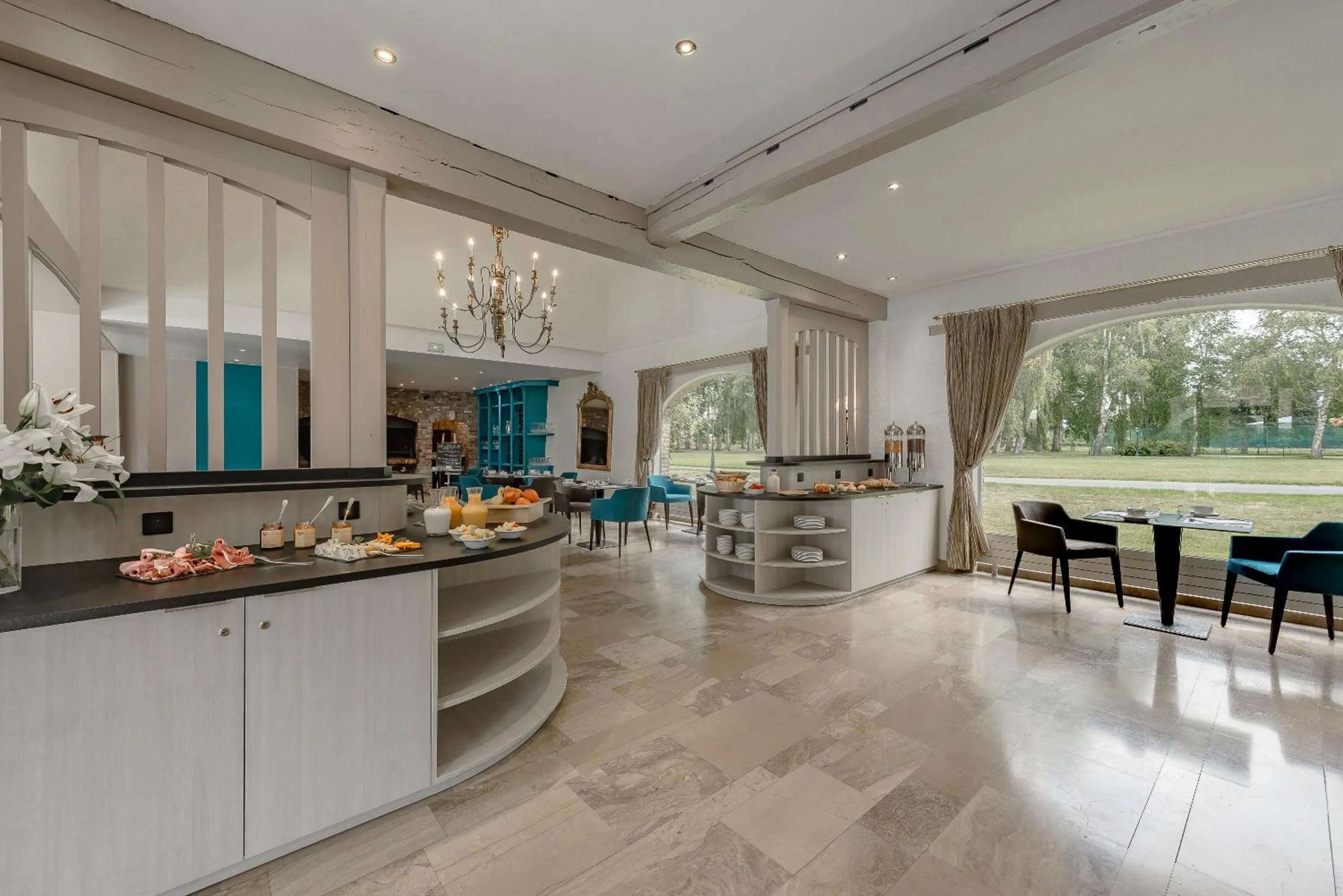 Breakfast in Hôtel Château Tilques