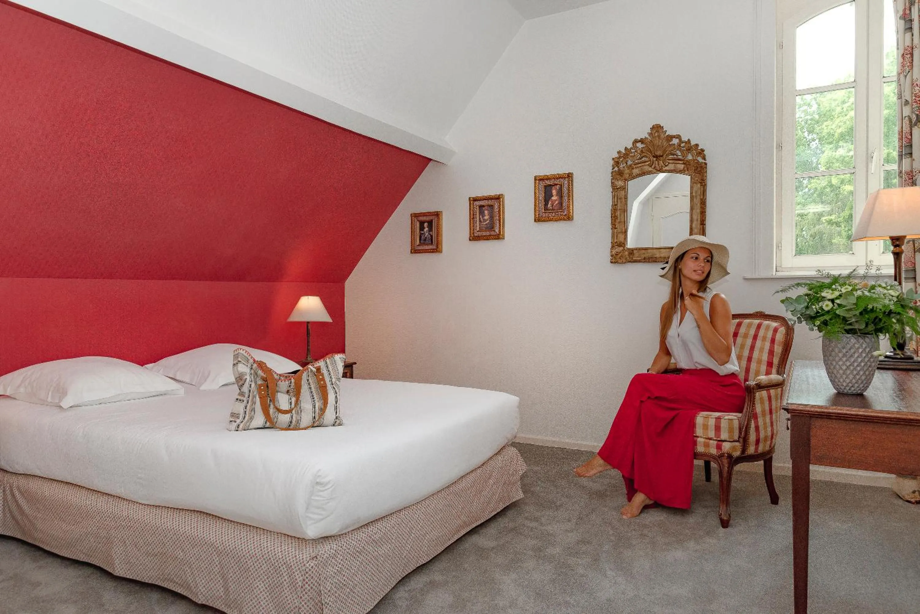 Bedroom, Bed in Hôtel Château Tilques