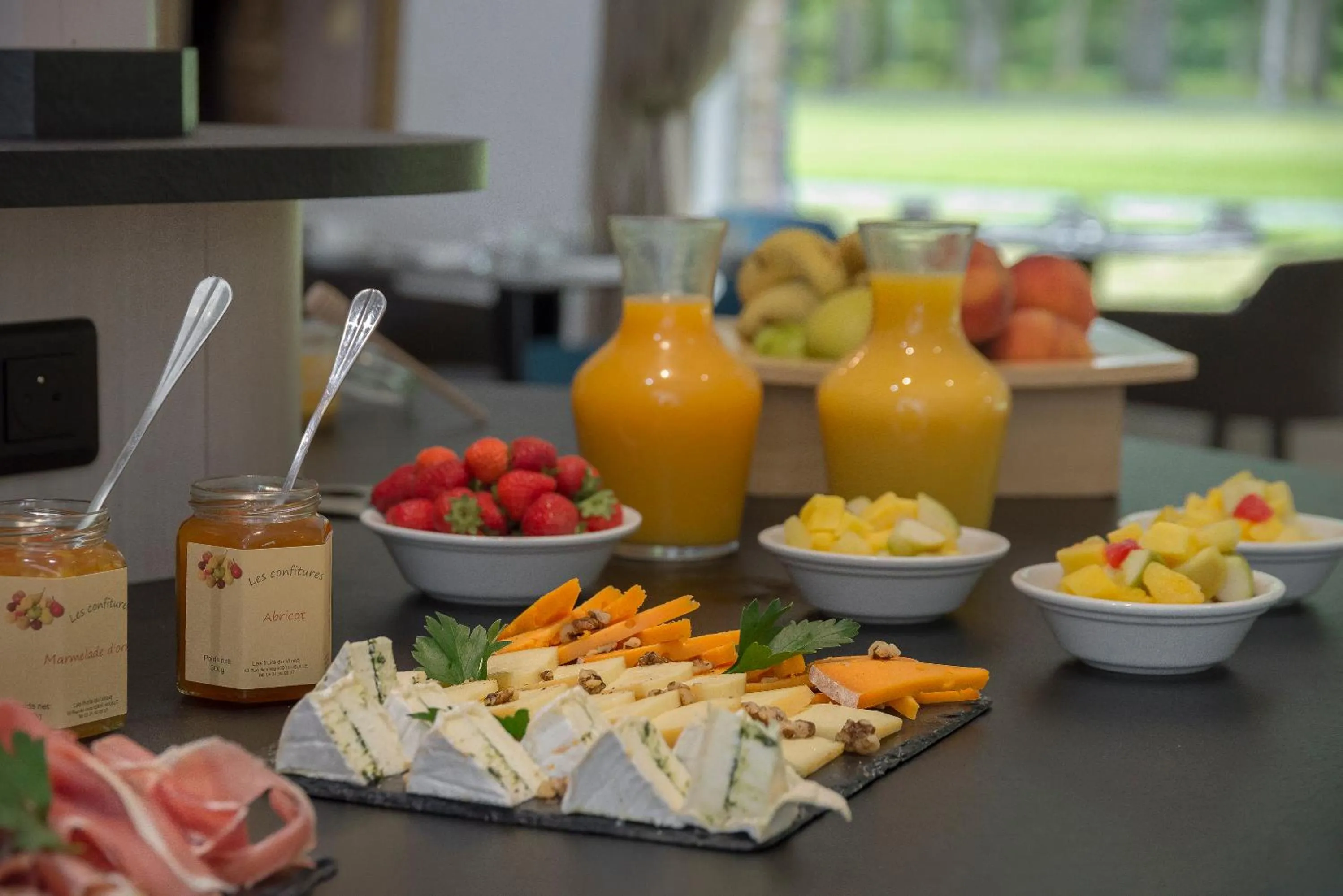 Breakfast in Hôtel Château Tilques