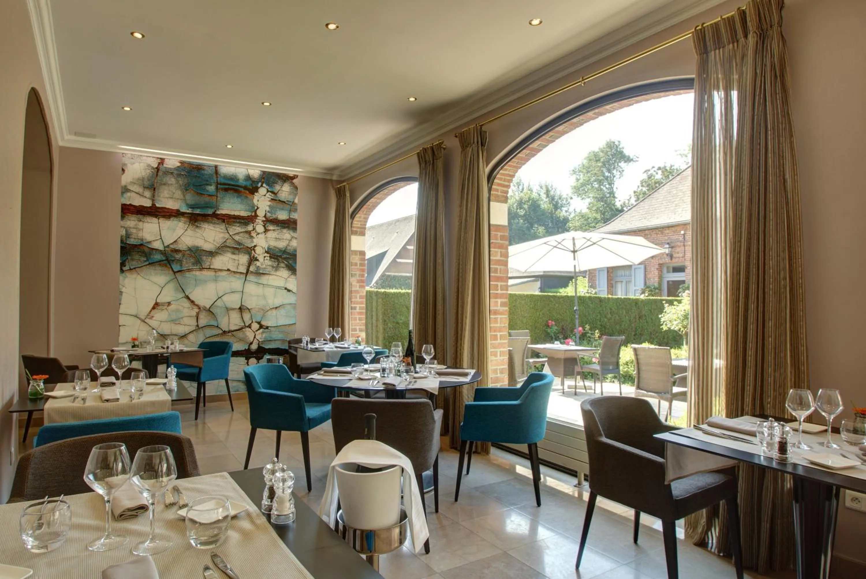 Restaurant/places to eat in Hôtel Château Tilques