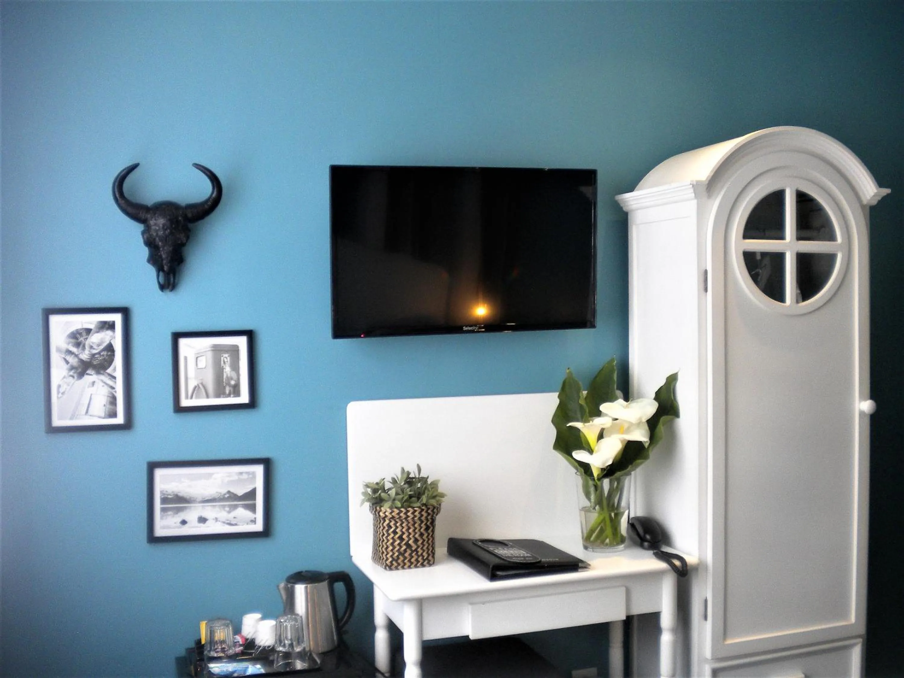 TV and multimedia in Be Cottage Hotel