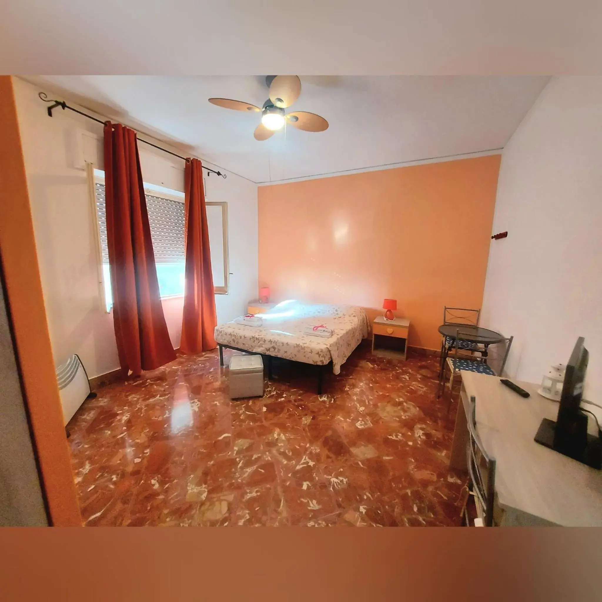 Standard Double Room with Fan in B&B D'Amico87 Standard Double Room with Fan in B&B D'Amico87