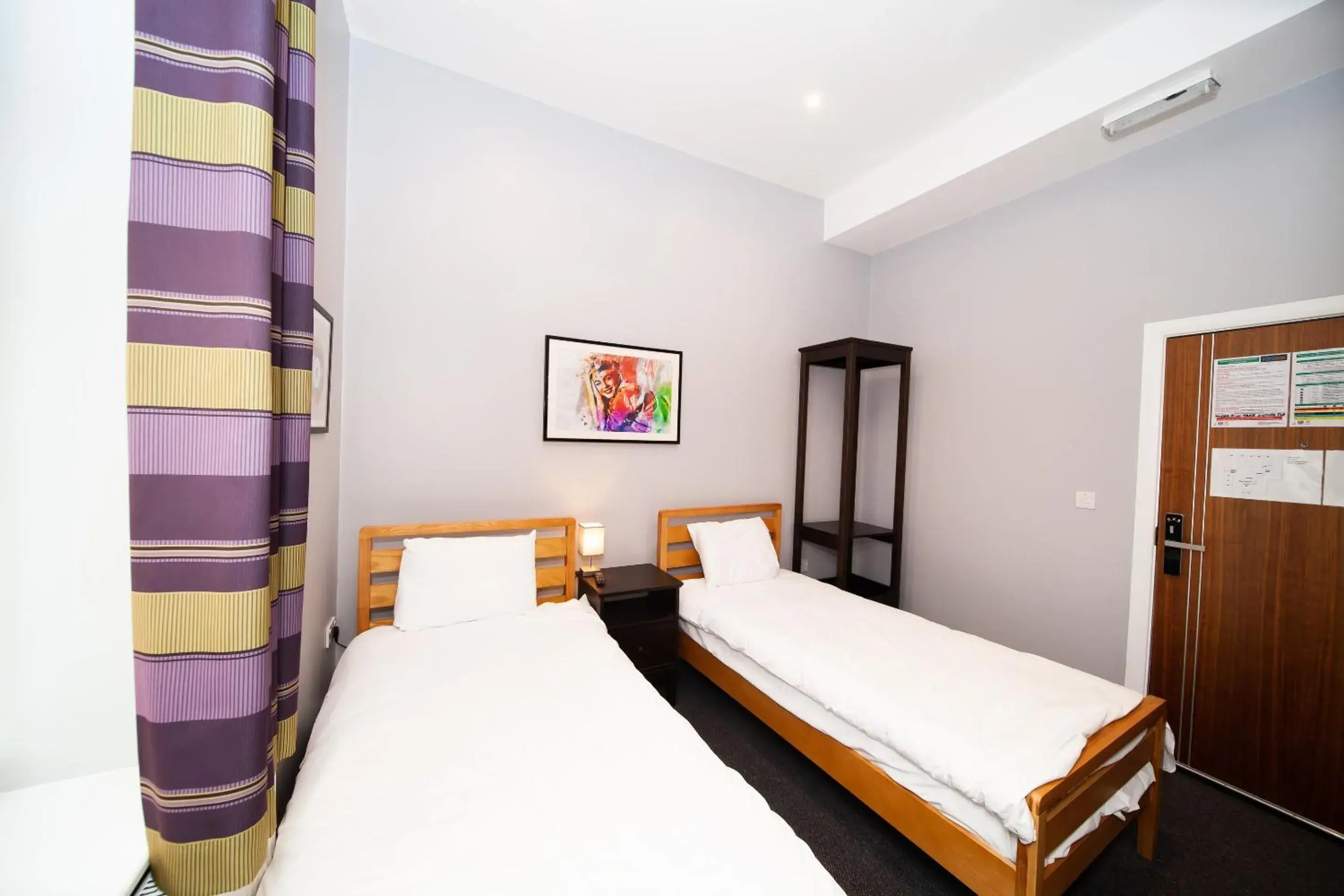 Standard Twin Room in OYO The Arch, Wembly Stadium Standard Twin Room in OYO The Arch, Wembly Stadium