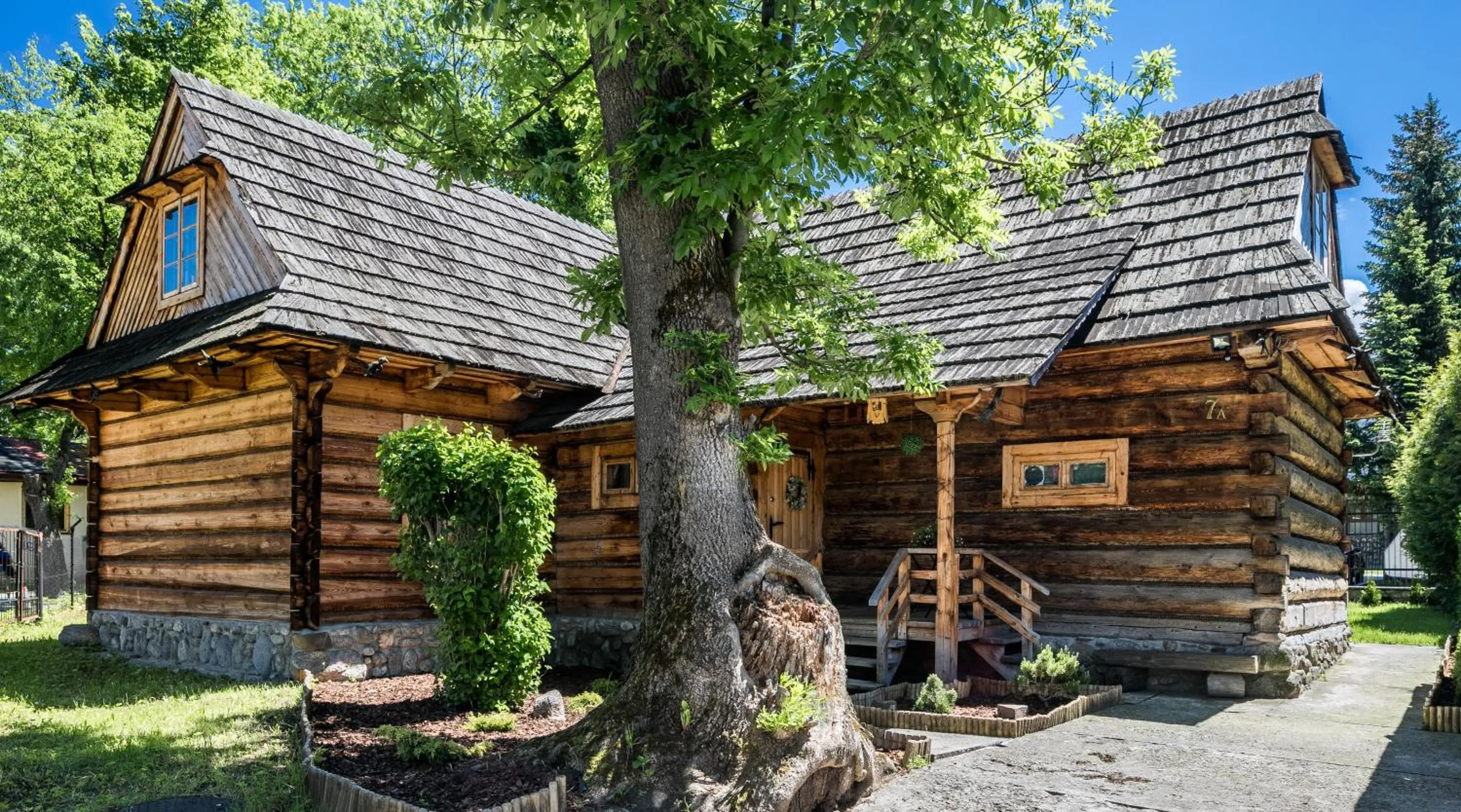 Property building in Dom Góralski Krupówki