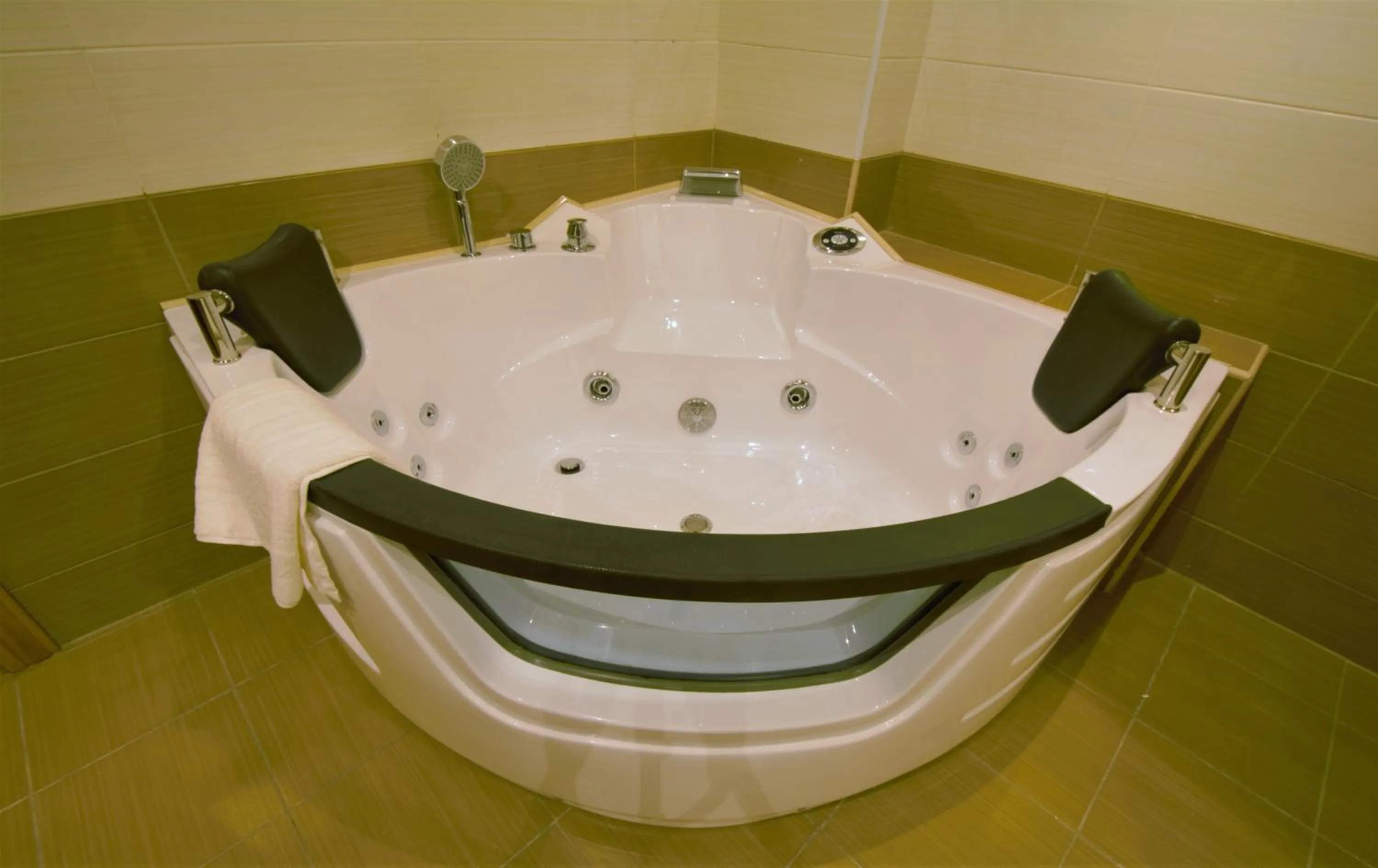 Bath in Red Castle Hotel