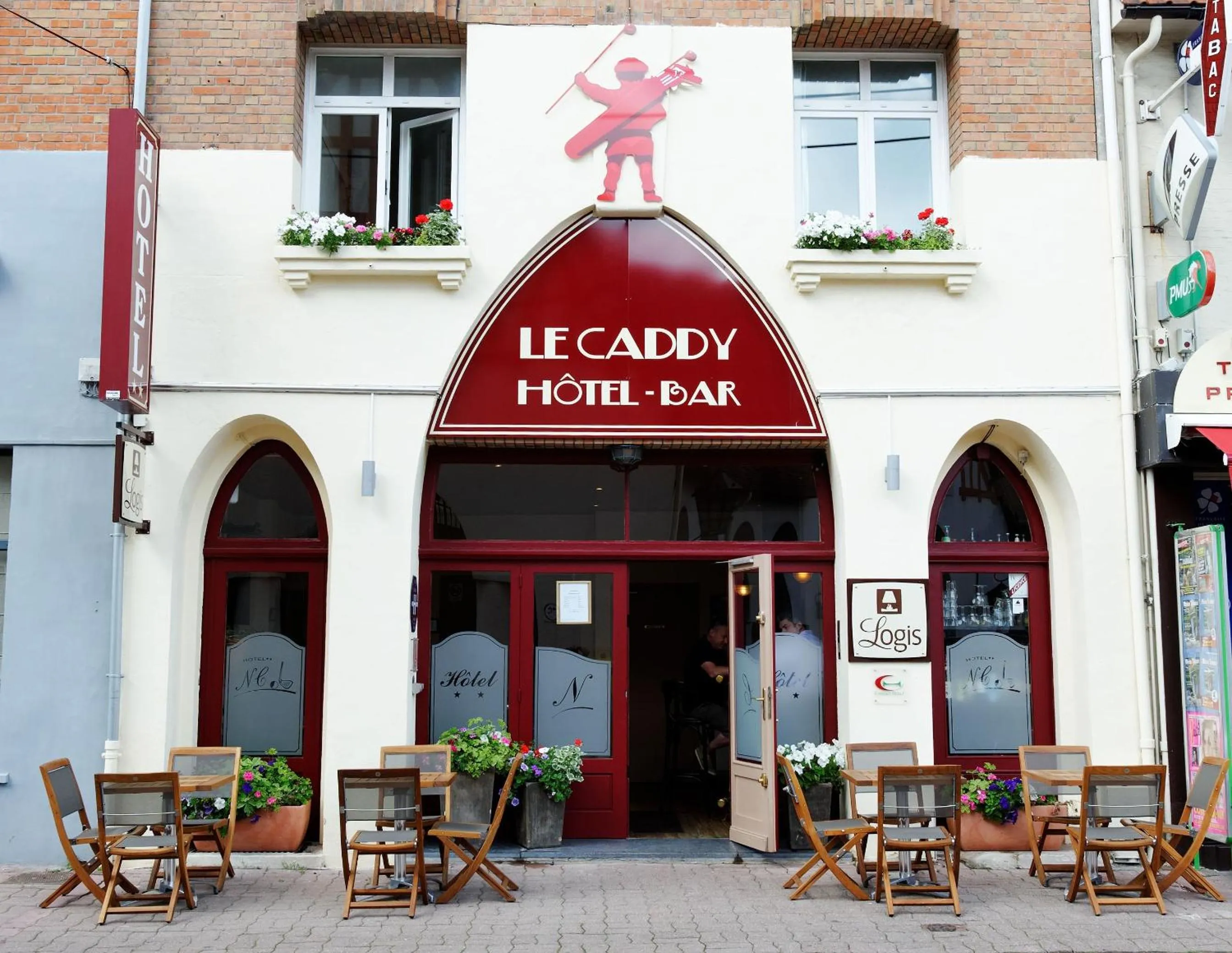 Facade/entrance in Hôtel Le Caddy