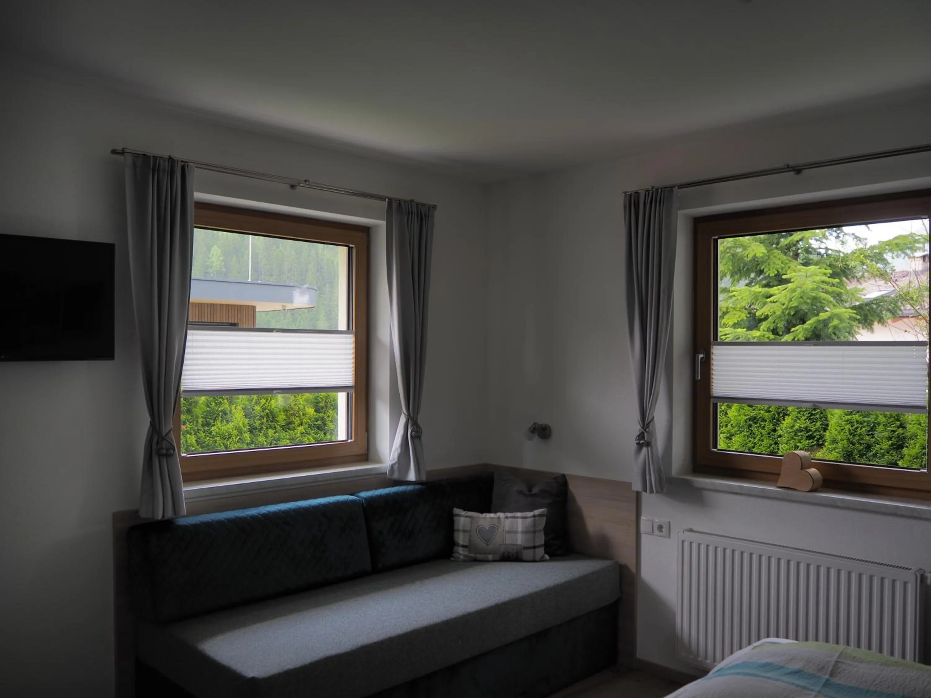 Seating area, Bed in Apart Kristall