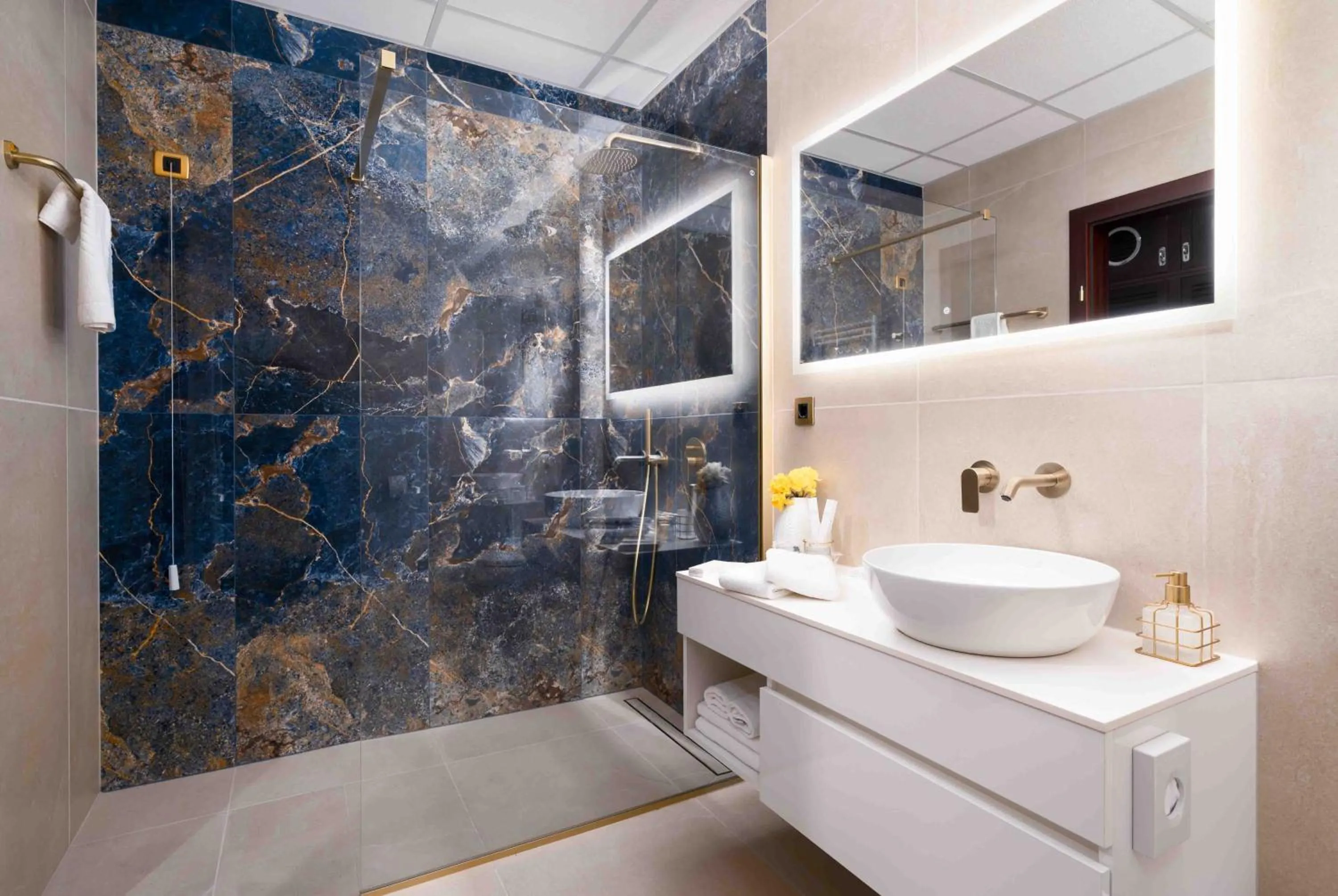 Shower in Boutique Hotel Nautica - SPA & wellness, FREE Parking, Pet friendly