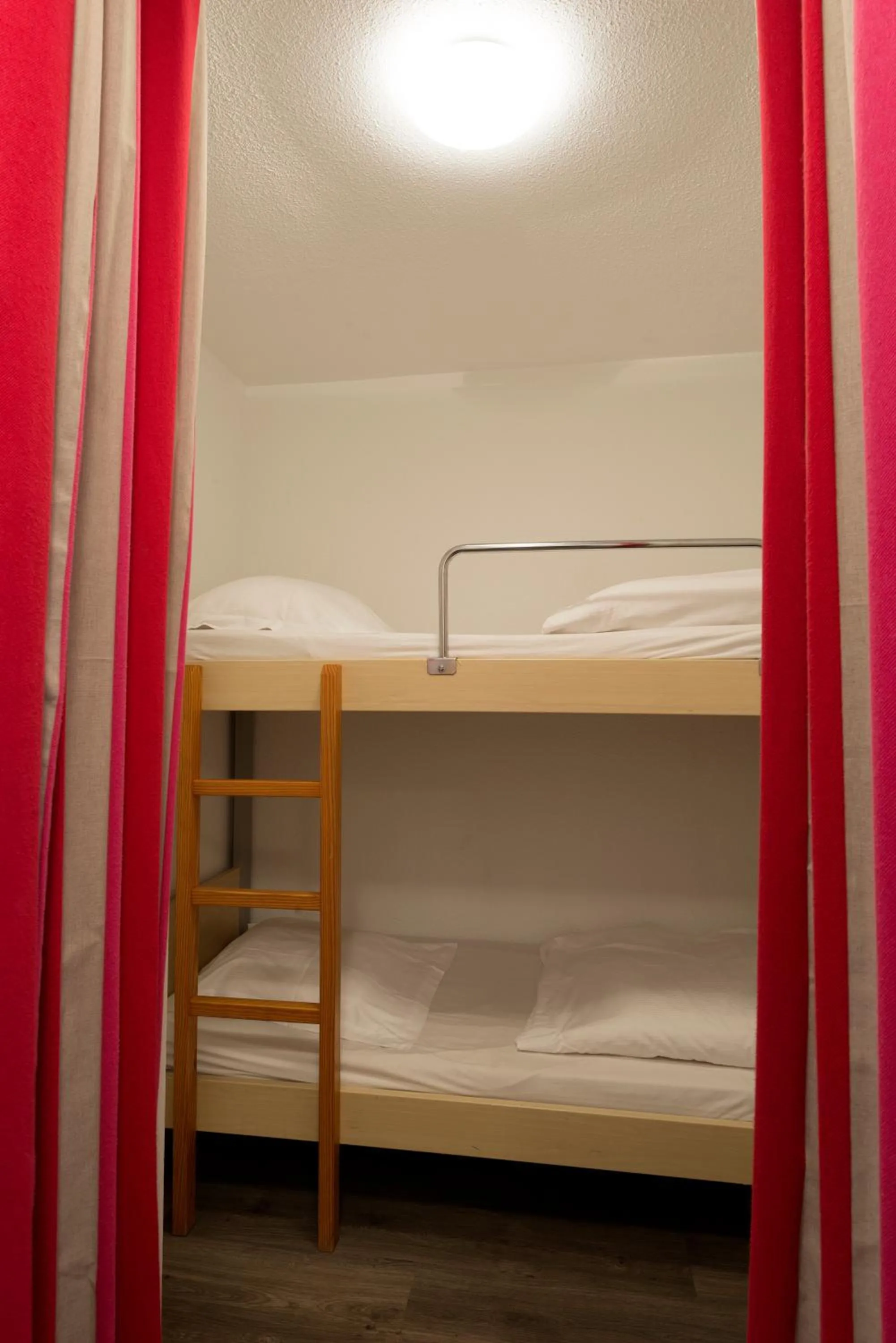 bunk bed, Bed in Hippotel