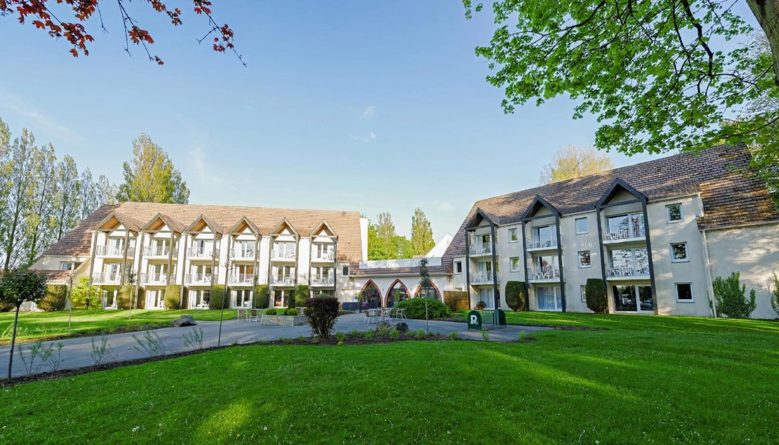 Property building in Hippotel