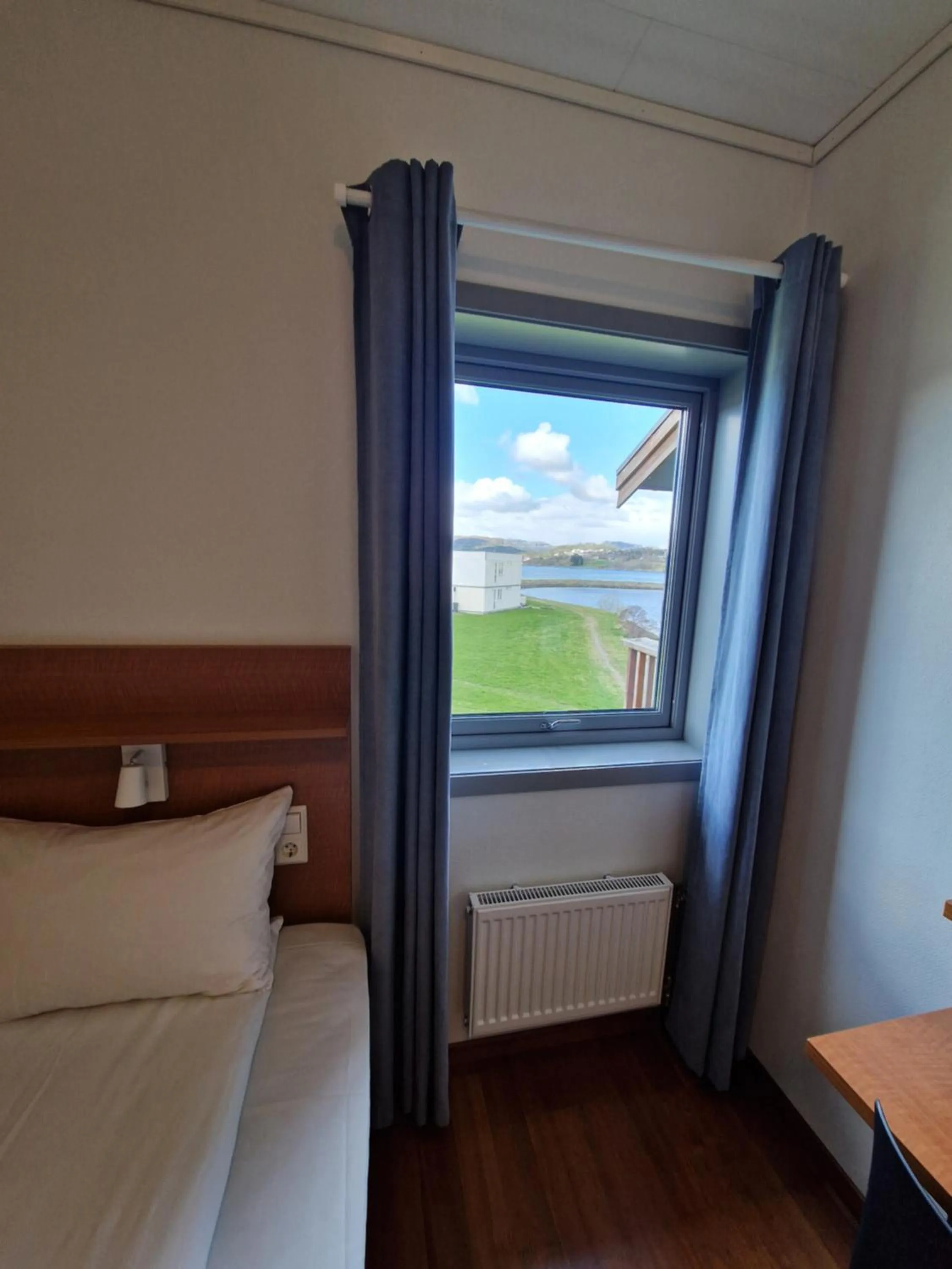 View (from property/room), Bed in Bjugn Hotell